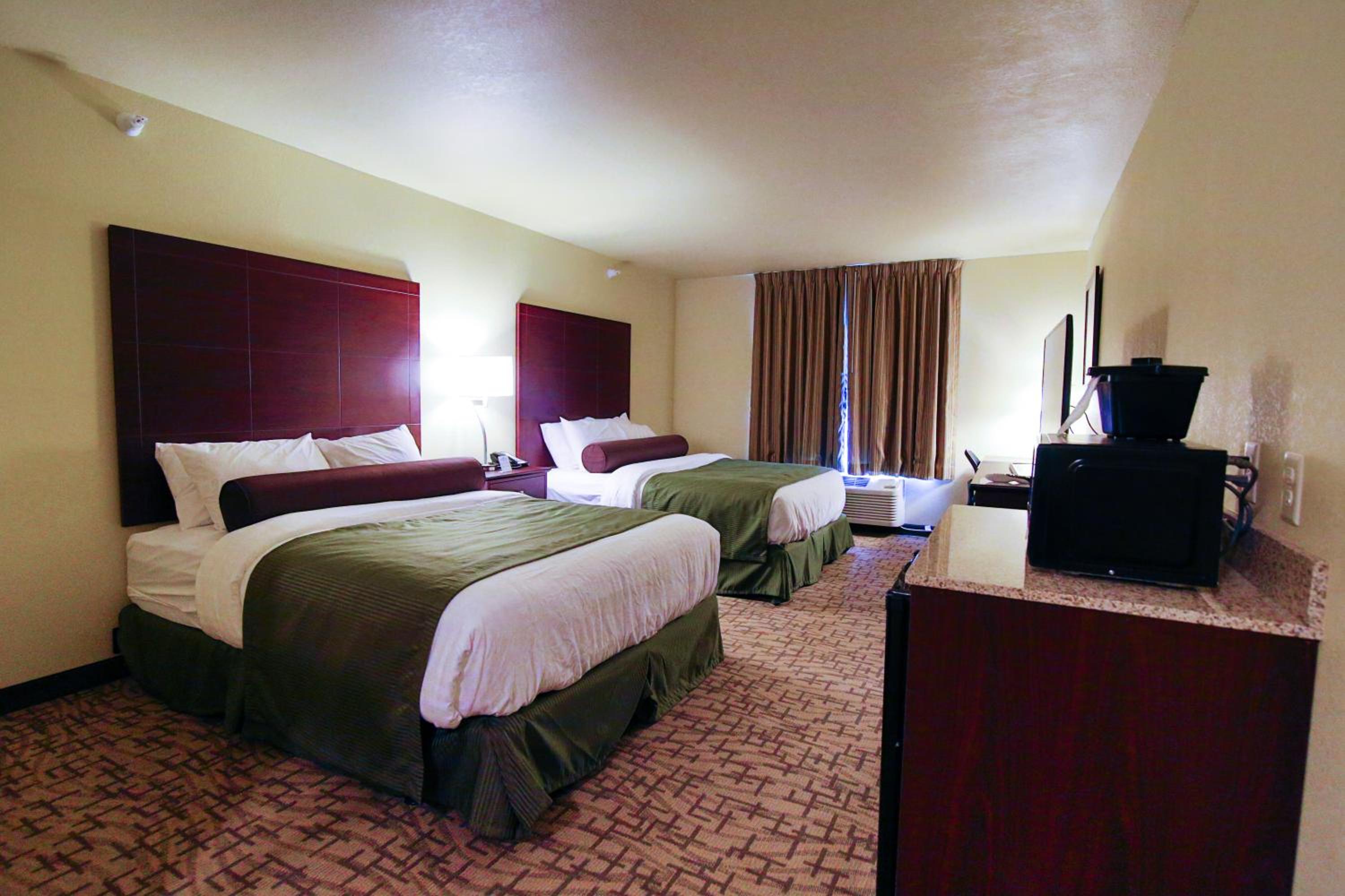 Cobblestone Hotel & Suites - Devils Lake