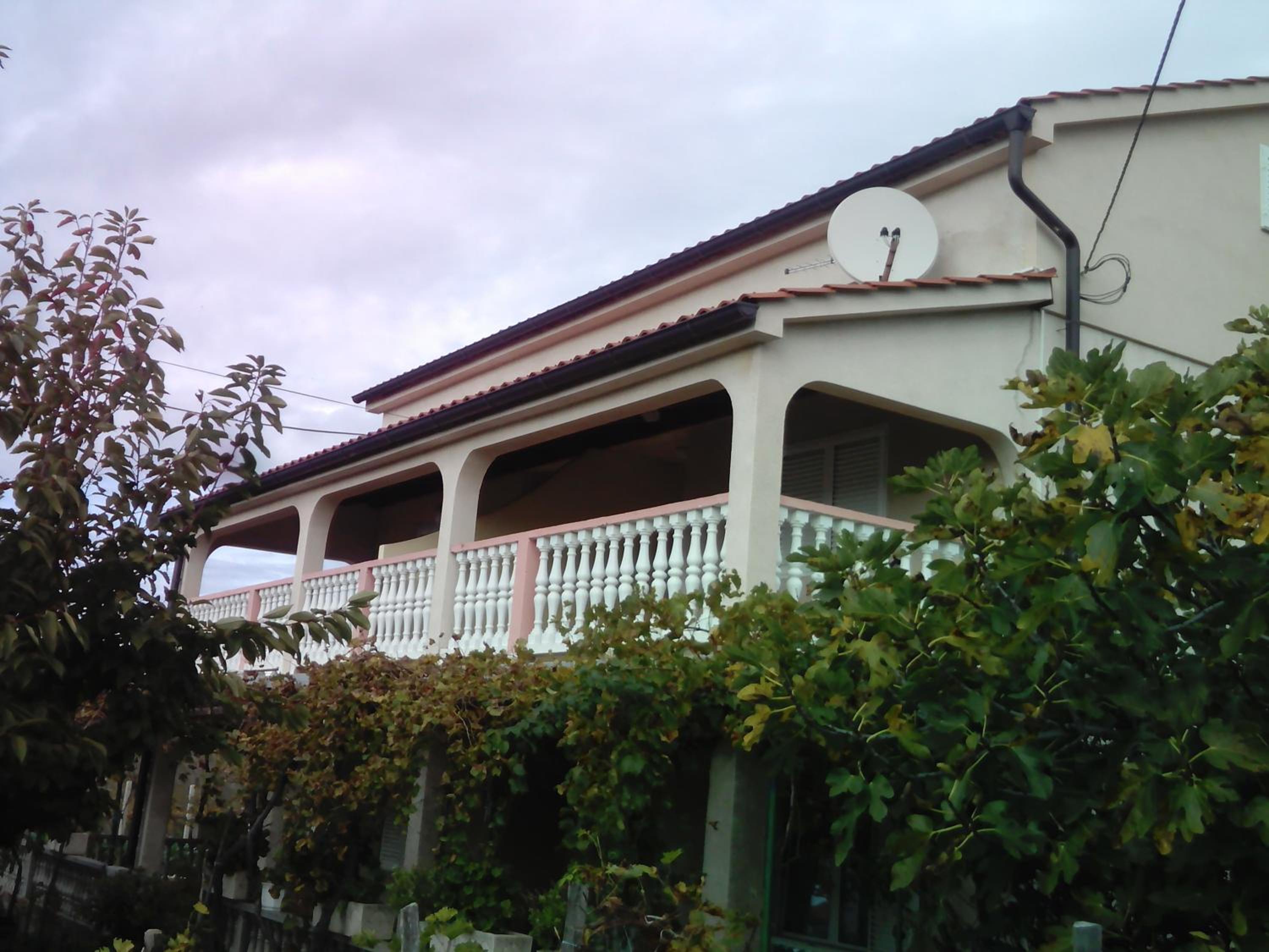 Apartmani Roza Lopar view 2