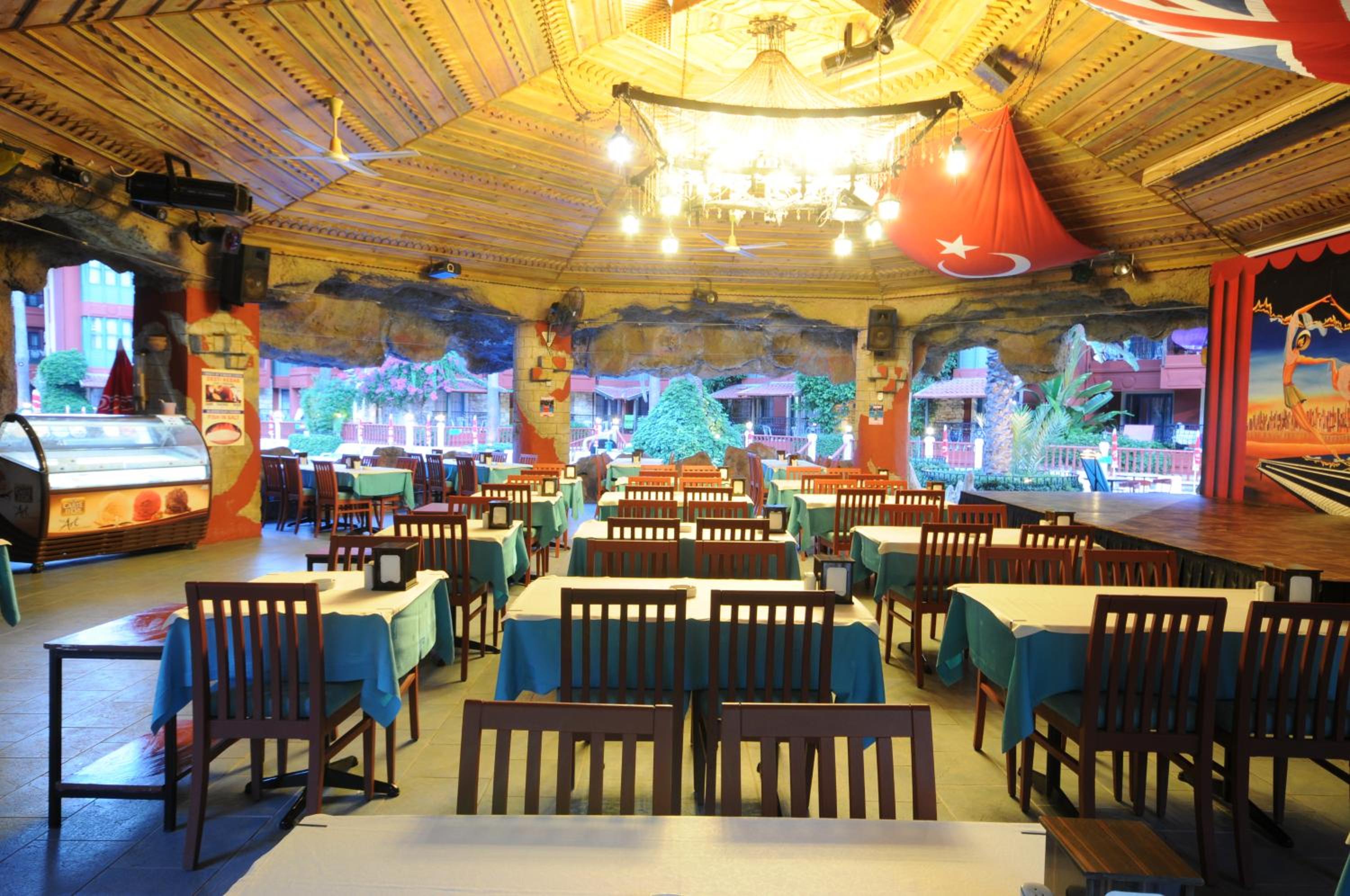 Grand Aquarium - Image 47