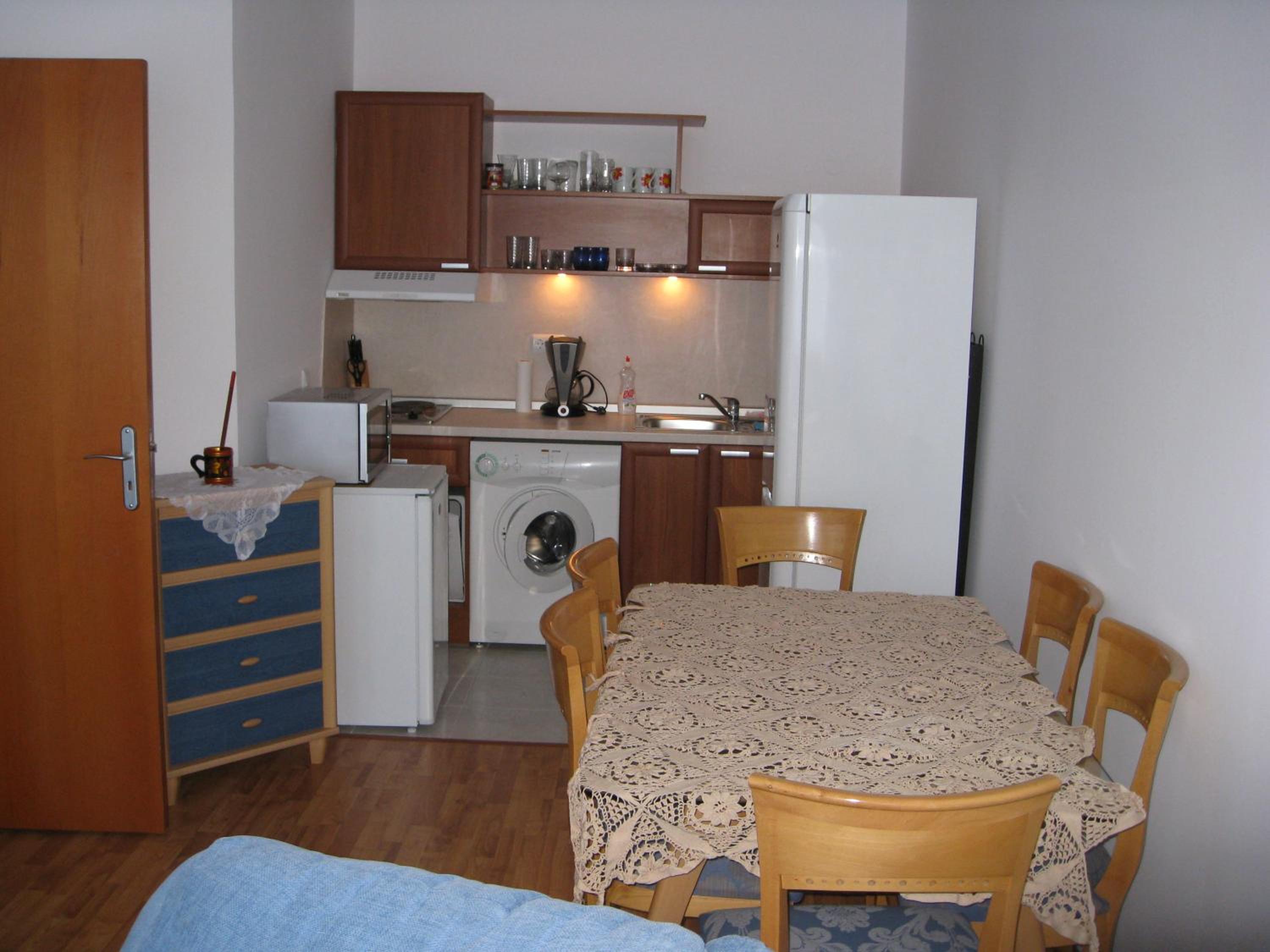Elias Apartment