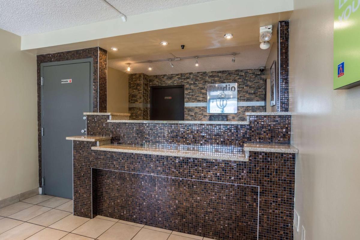 hotel reception