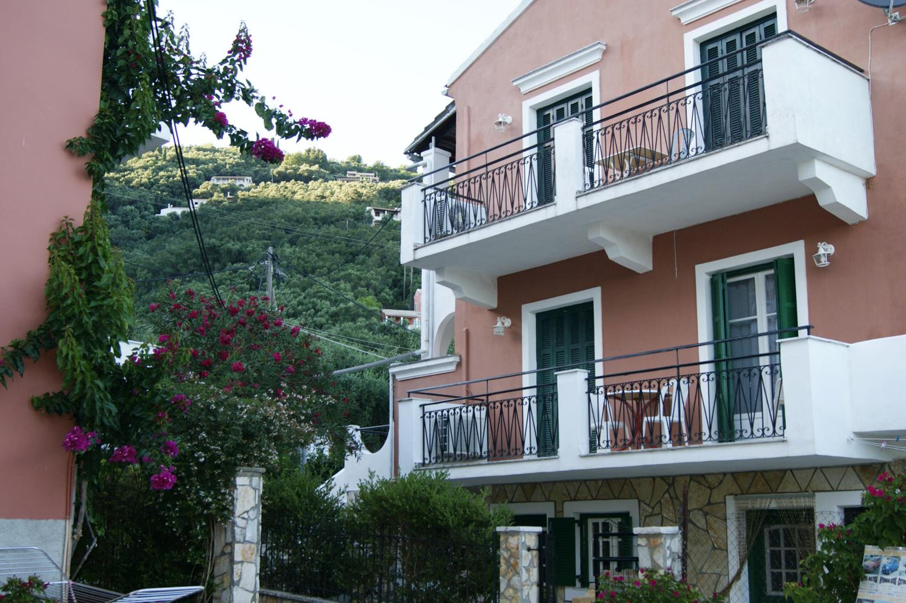 Garneli Apartments