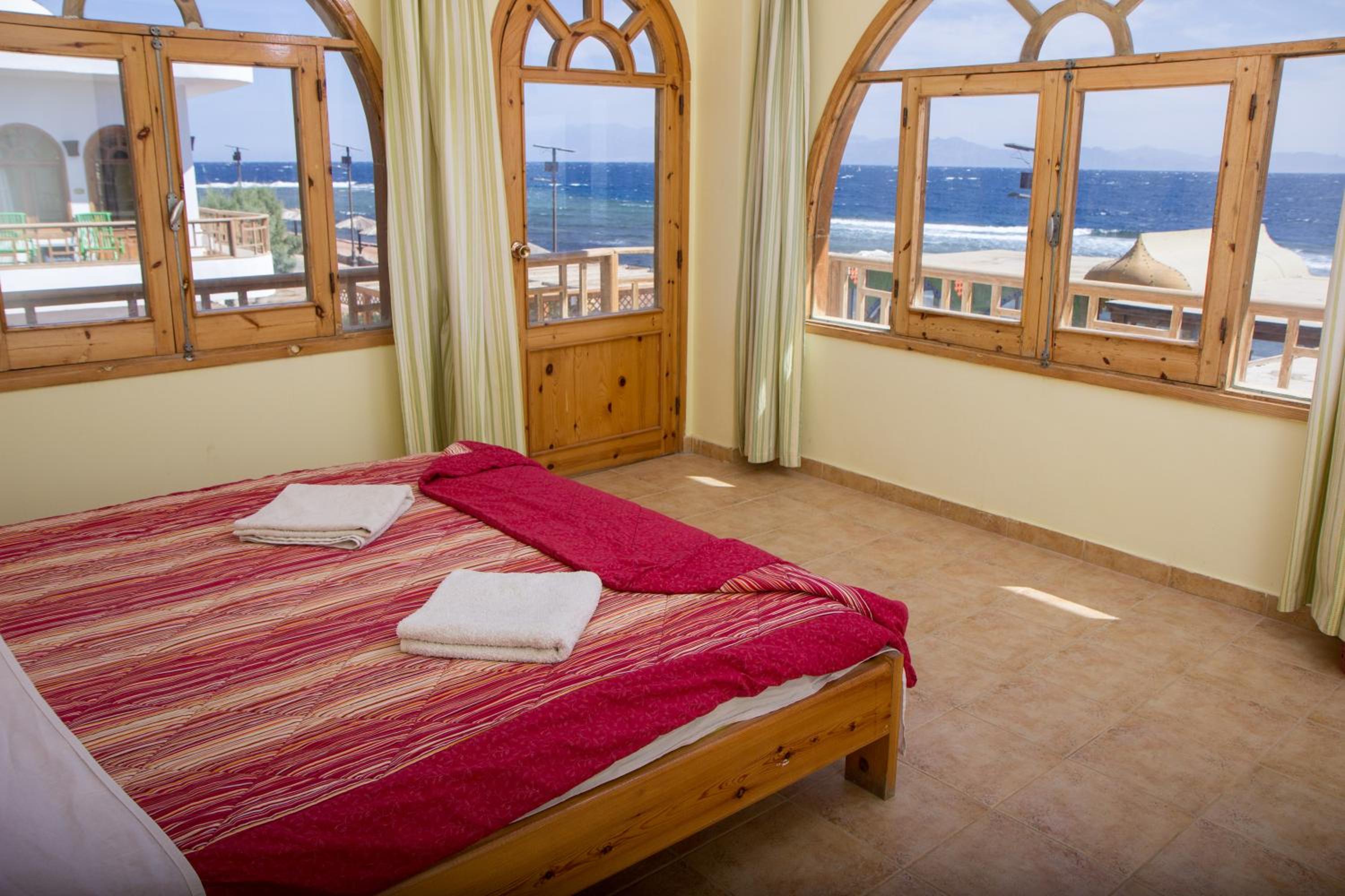 Shams Hotel & Dive Centre