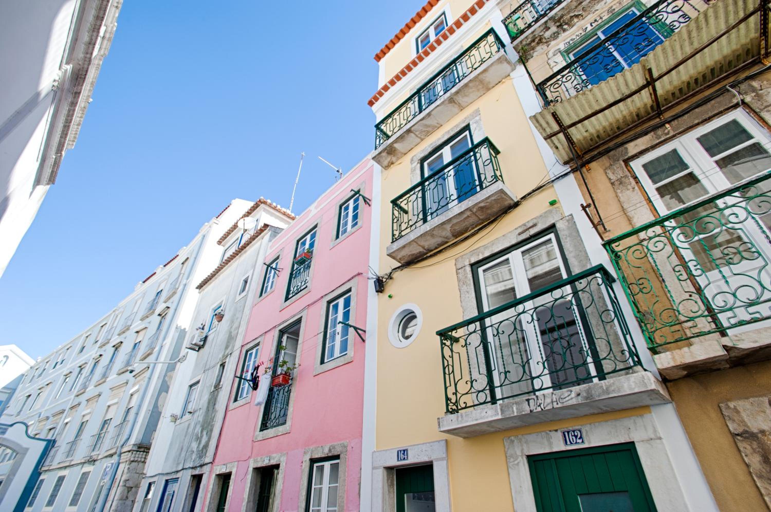 BmyGuest - Lisbon Inner Bairro Alto view 3