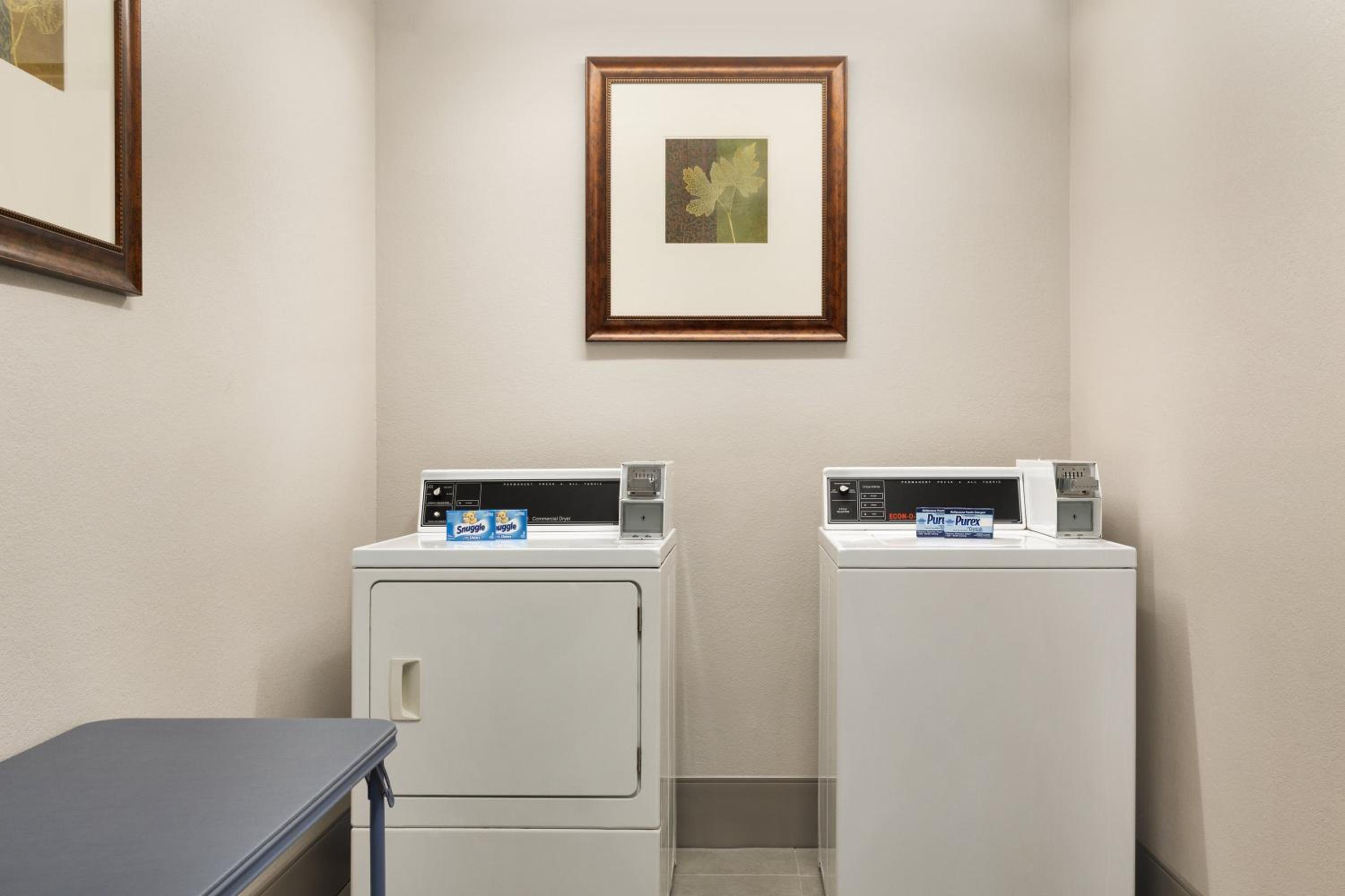 Warner Robins Vacations - Country Inn Suites by Radisson, Warner Robins, GA - Property Image 47