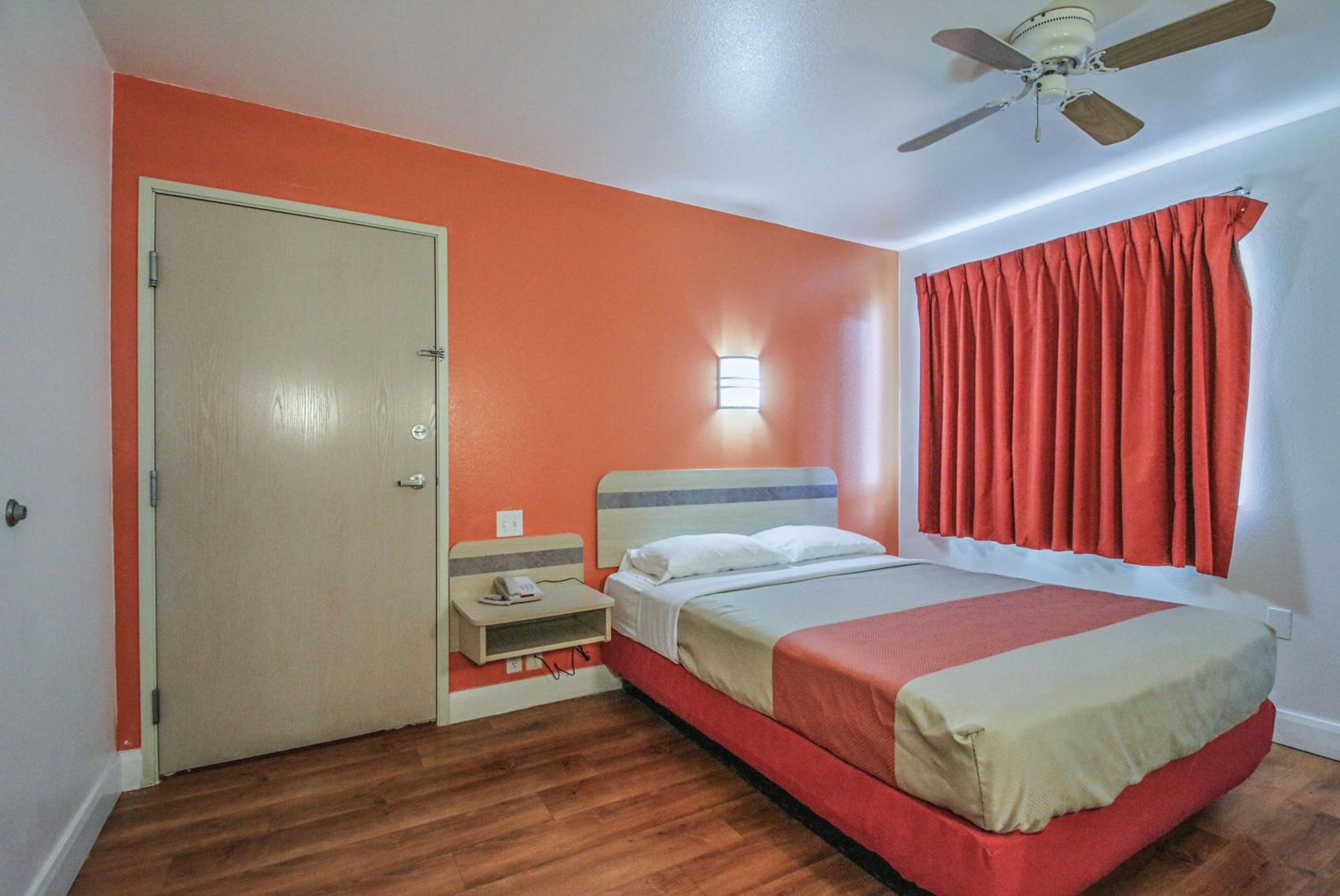 Motel 6-Nephi, UT view 3