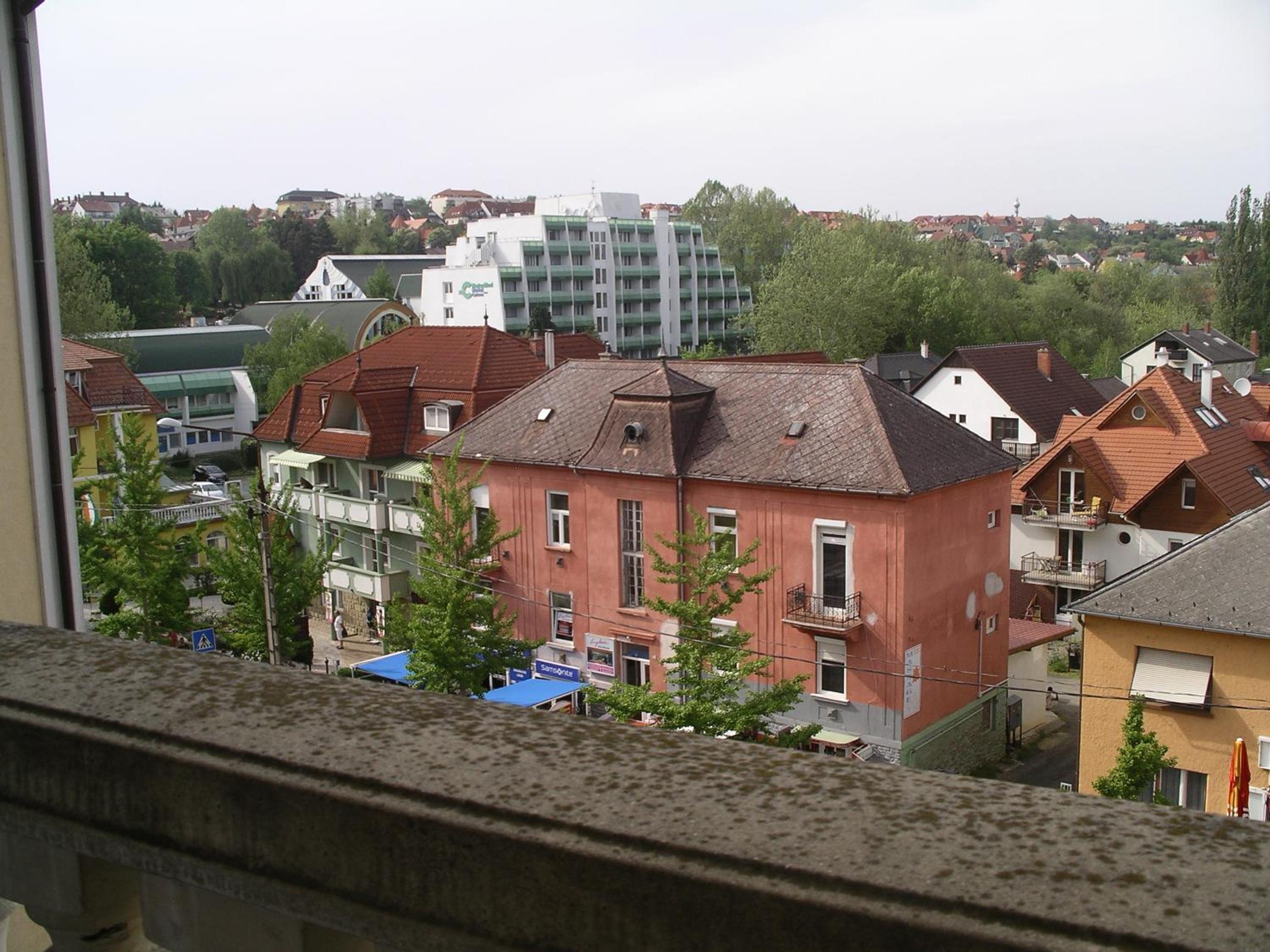 Photo 46