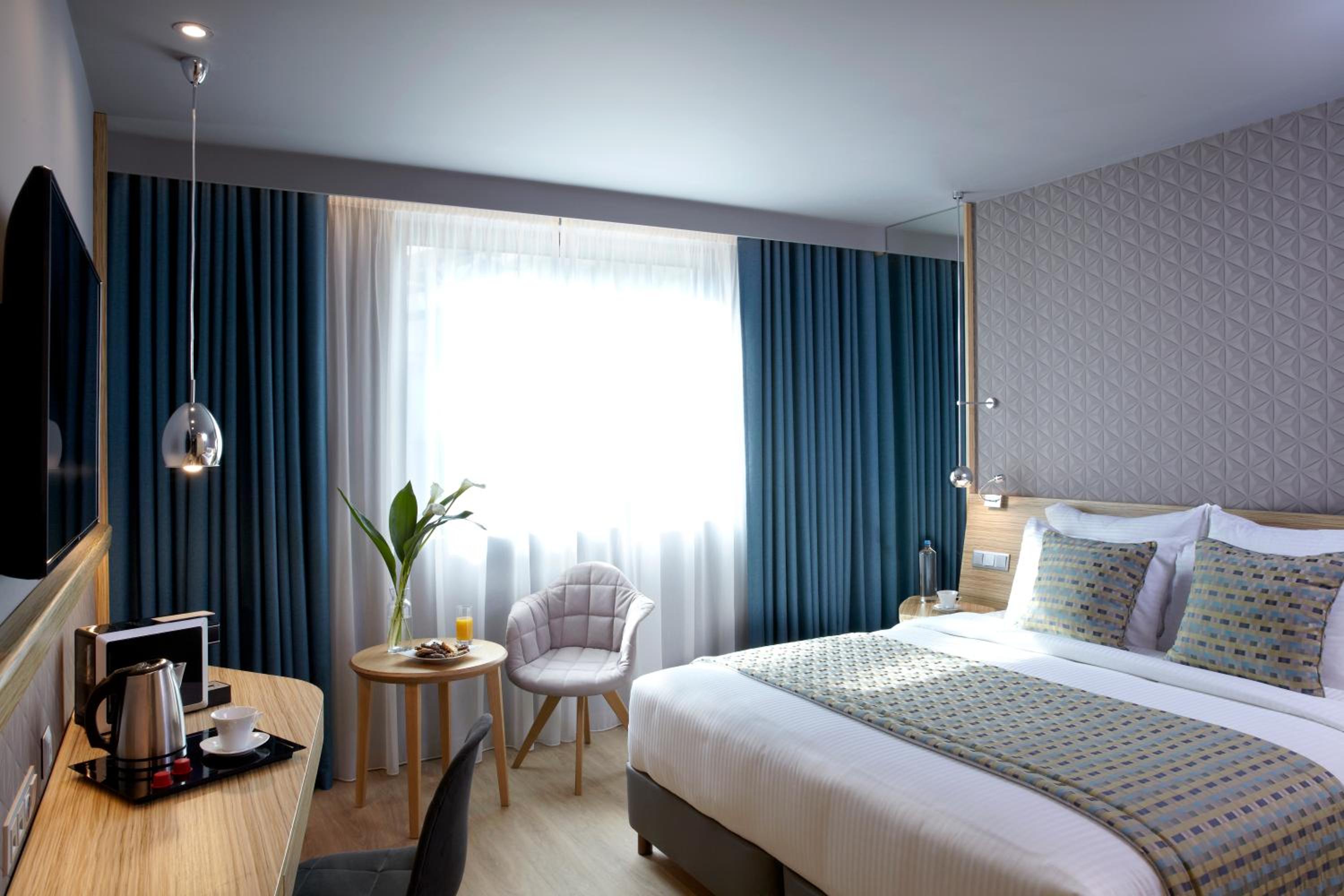 Zeus Wyndham Grand Athens 3