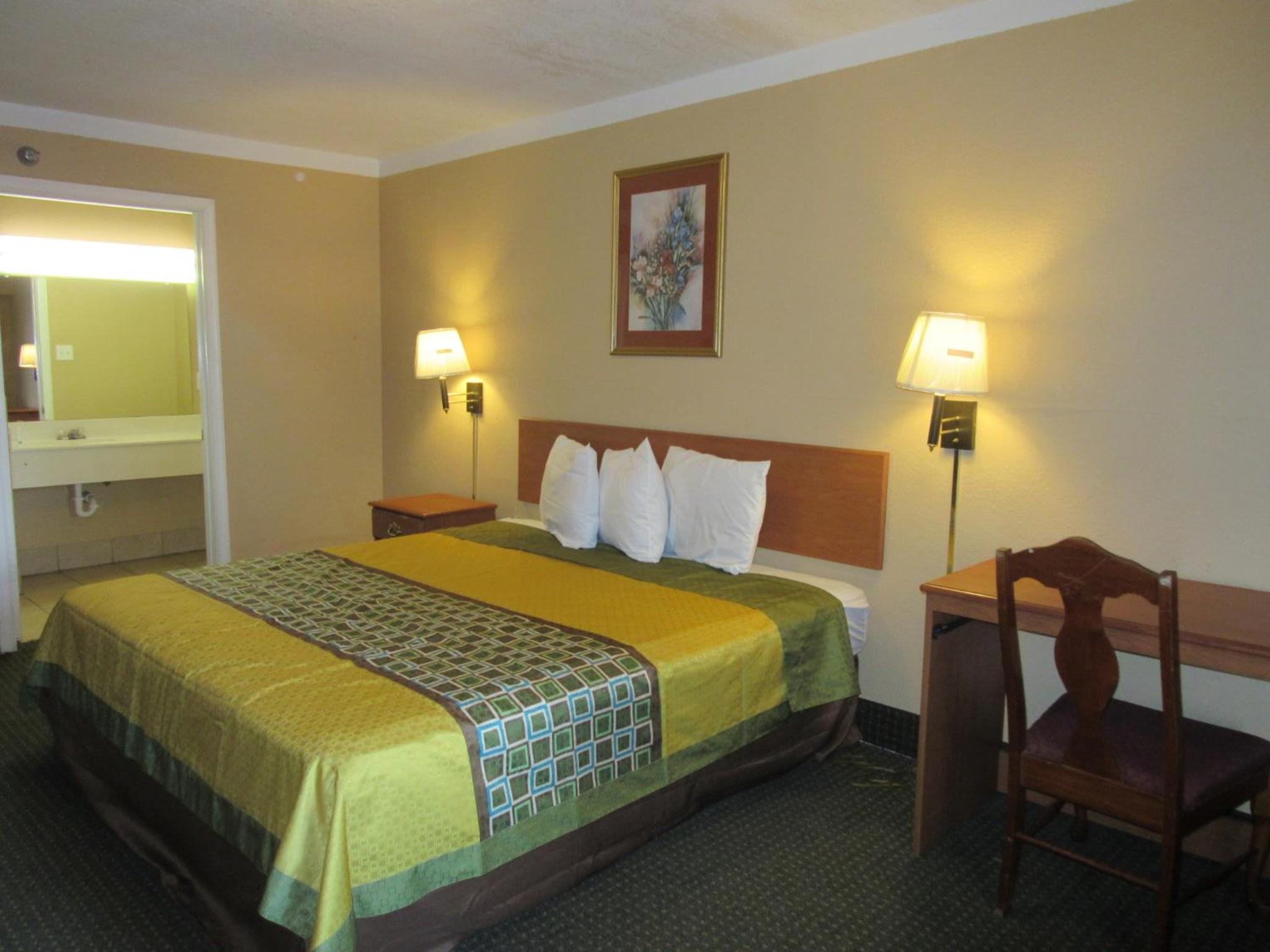 The Crossroads Hotel and Suites Irving view 4