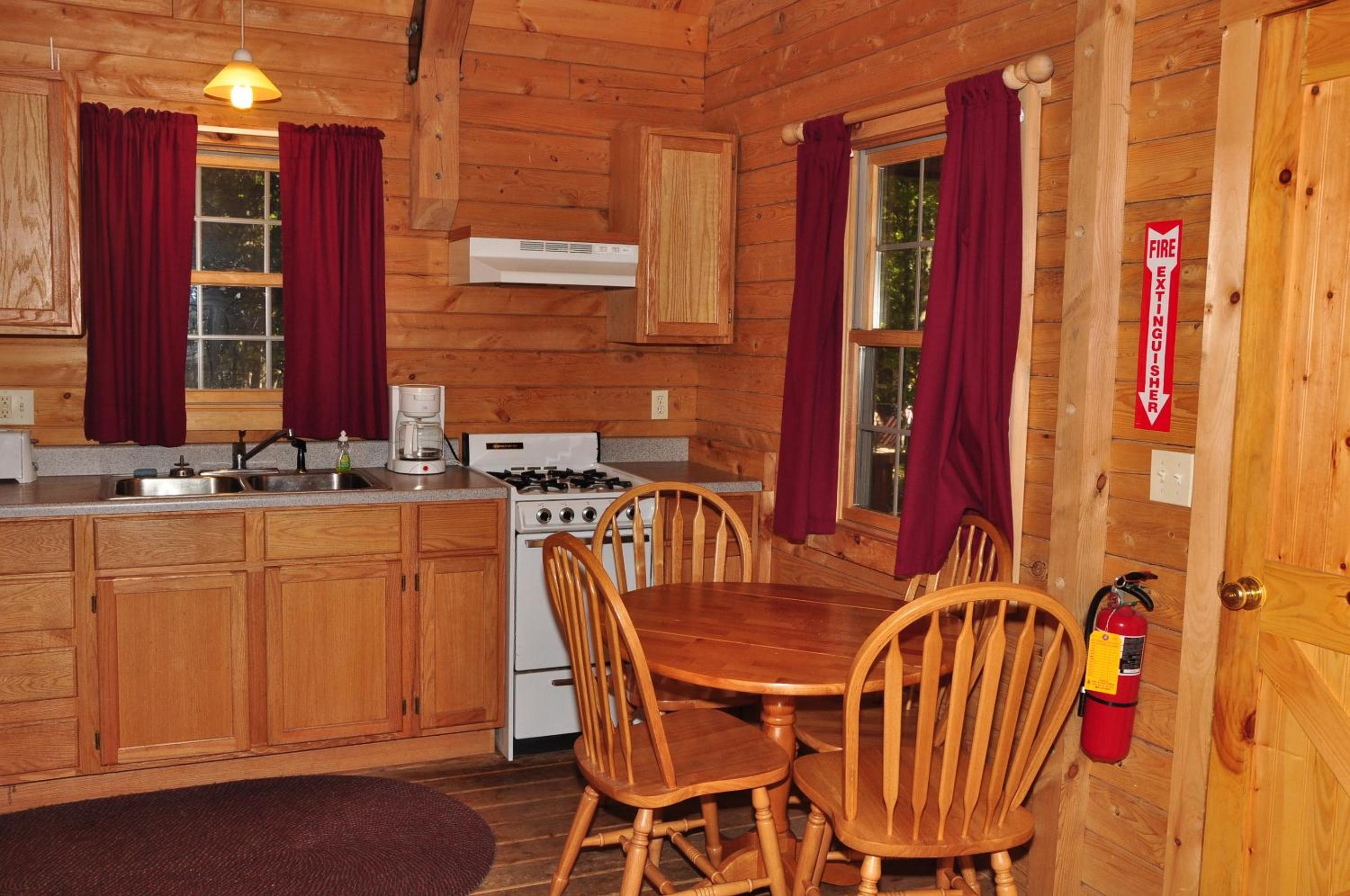 Tranquil Timbers Deluxe Cabin 6 view 2