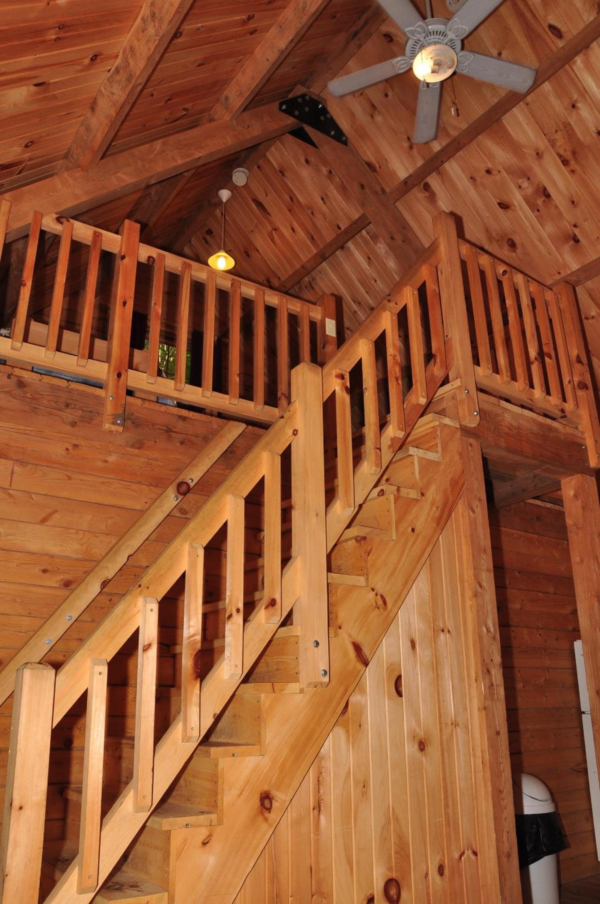 Tranquil Timbers Deluxe Cabin 6 view 5