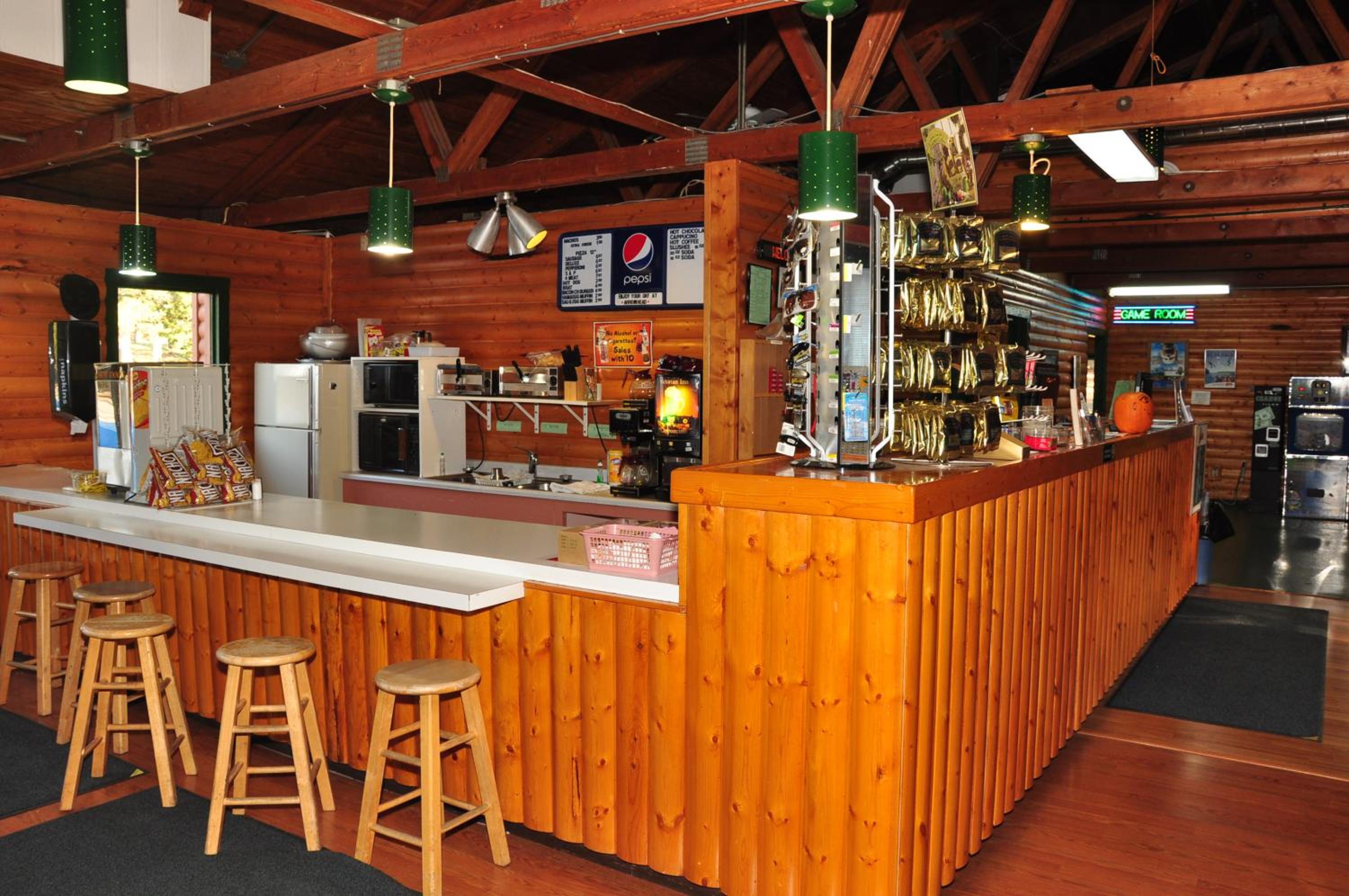 Arrowhead Camping Resort Deluxe Cabin 4