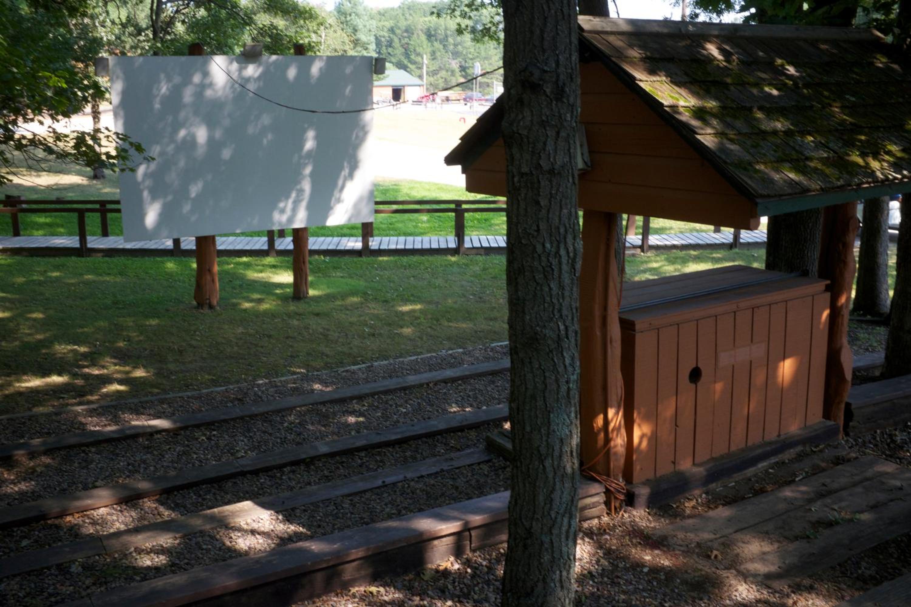 Arrowhead Camping Resort Deluxe Cabin 4