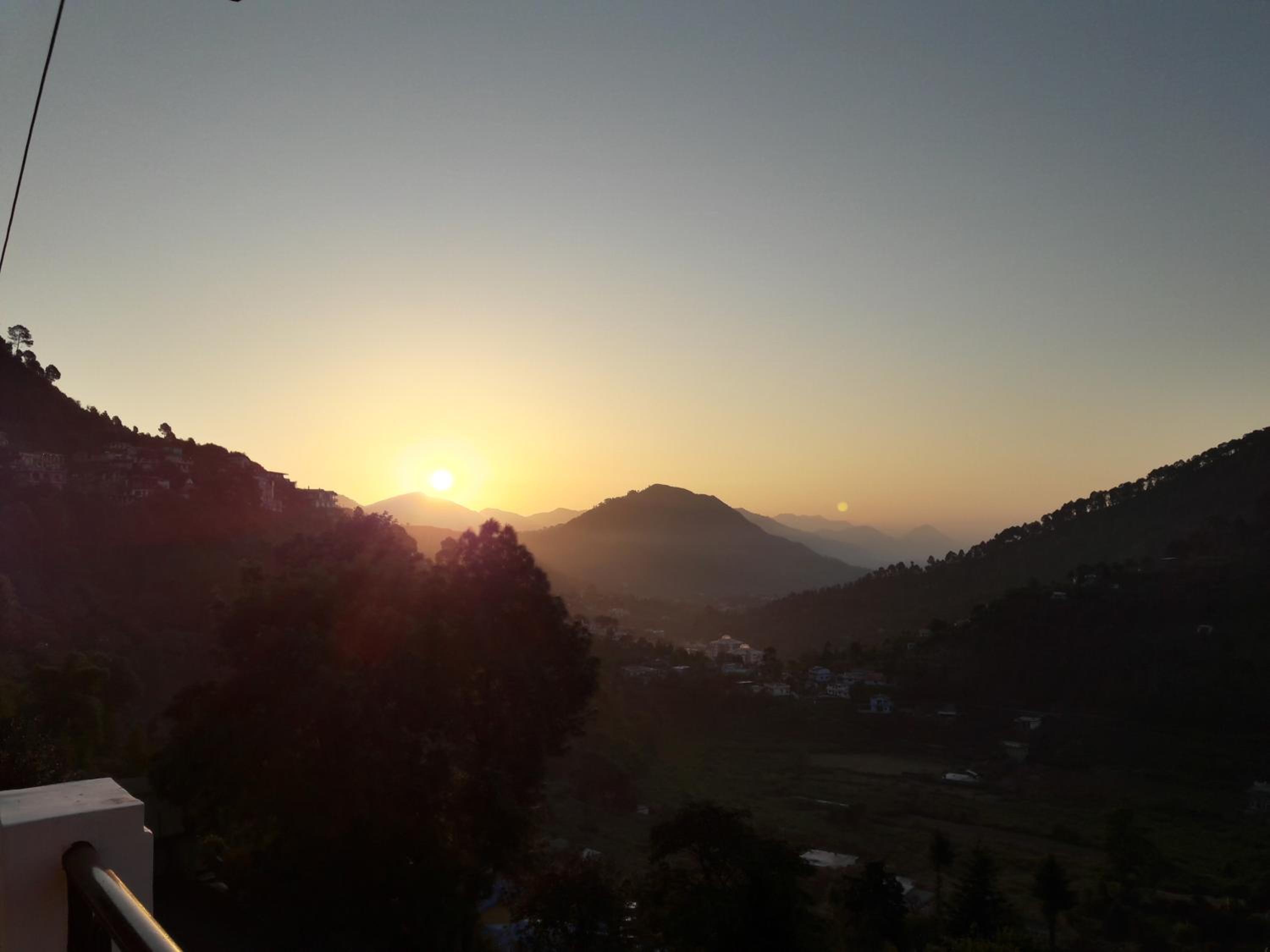 Hotel Avlokan - Near Kainchi Dham Mandir view 4