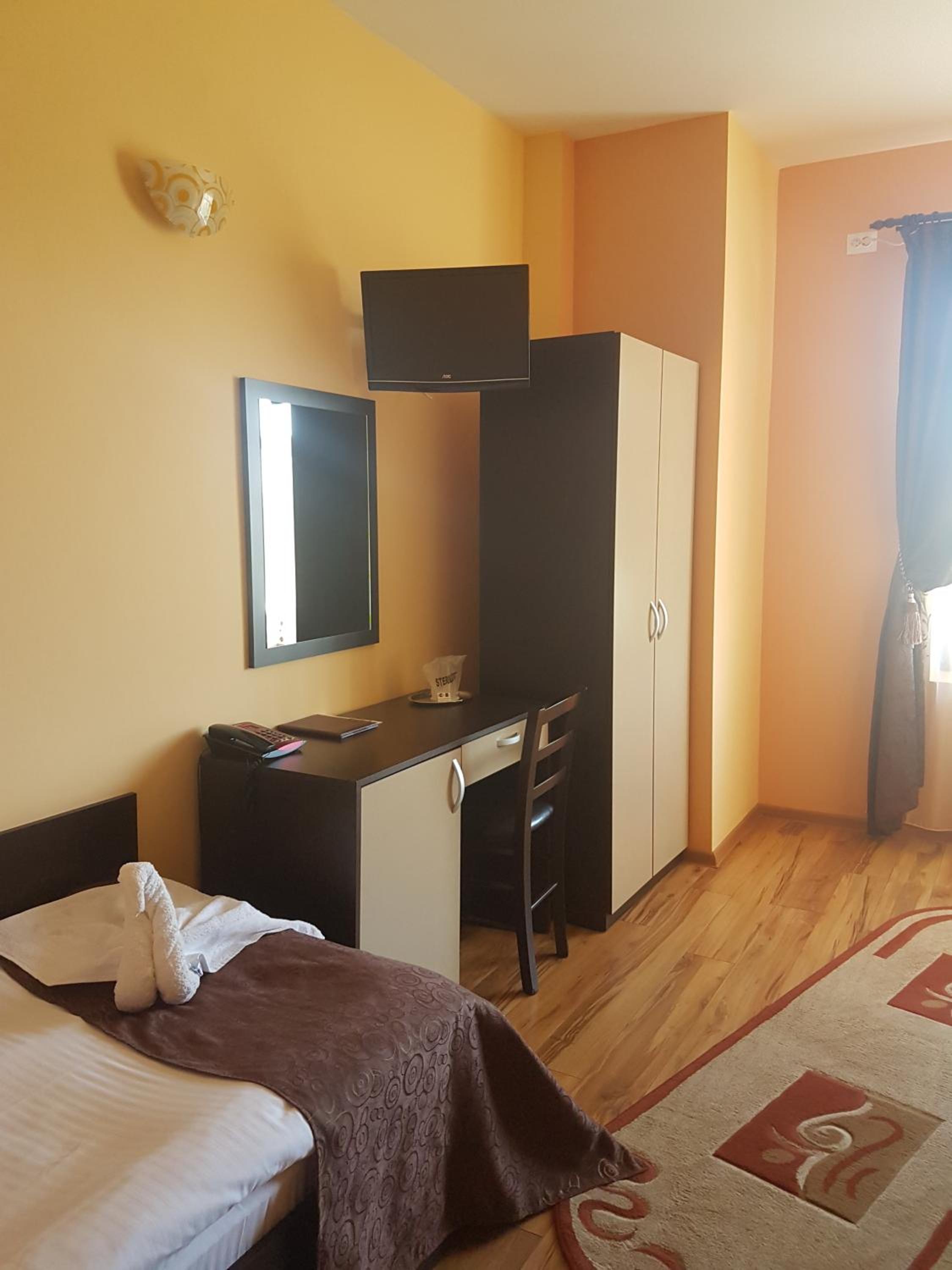 Photo 12