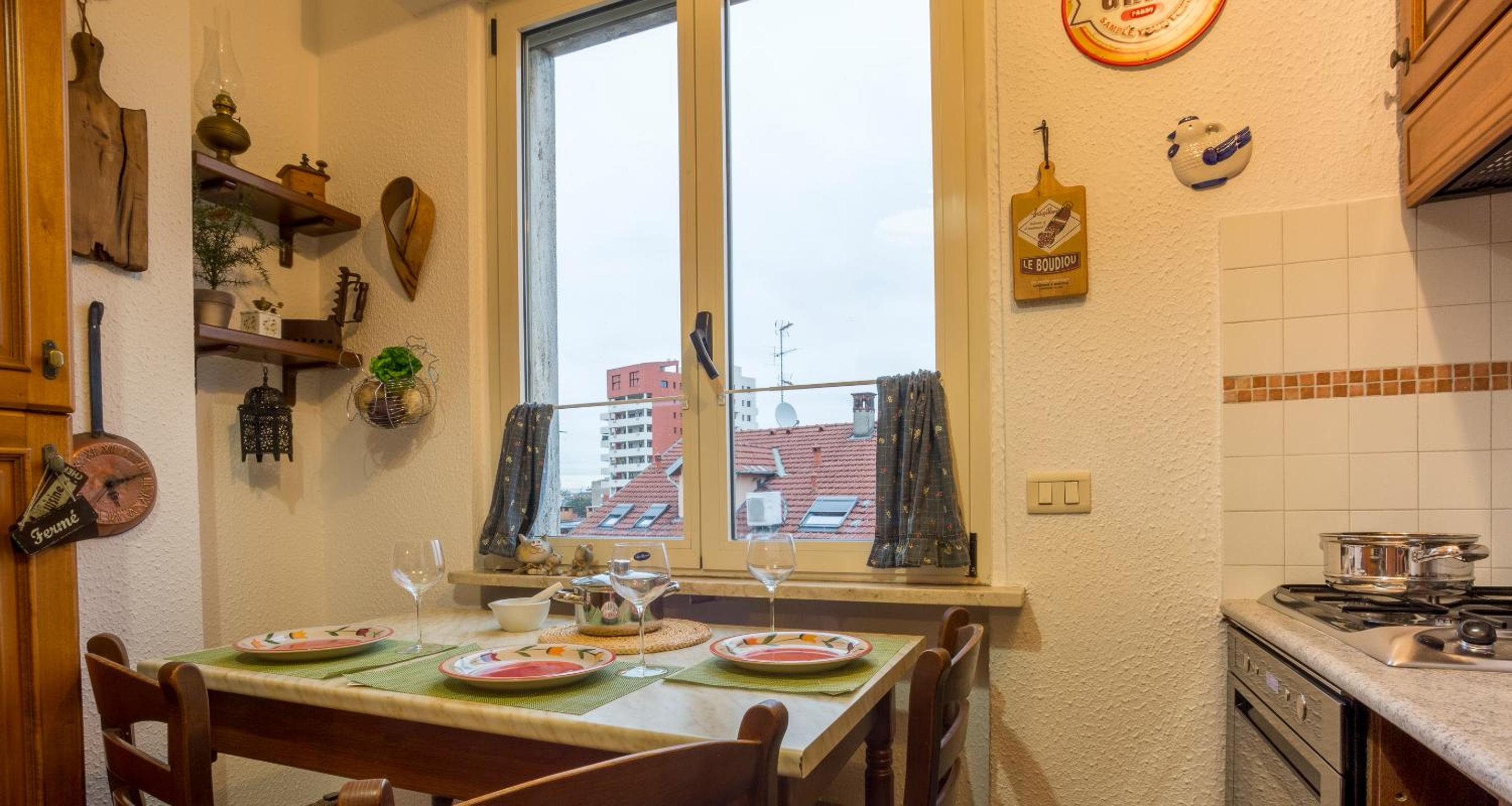 JOIVY Warm Family Flat for 4 with Terrace in Milan photo 4