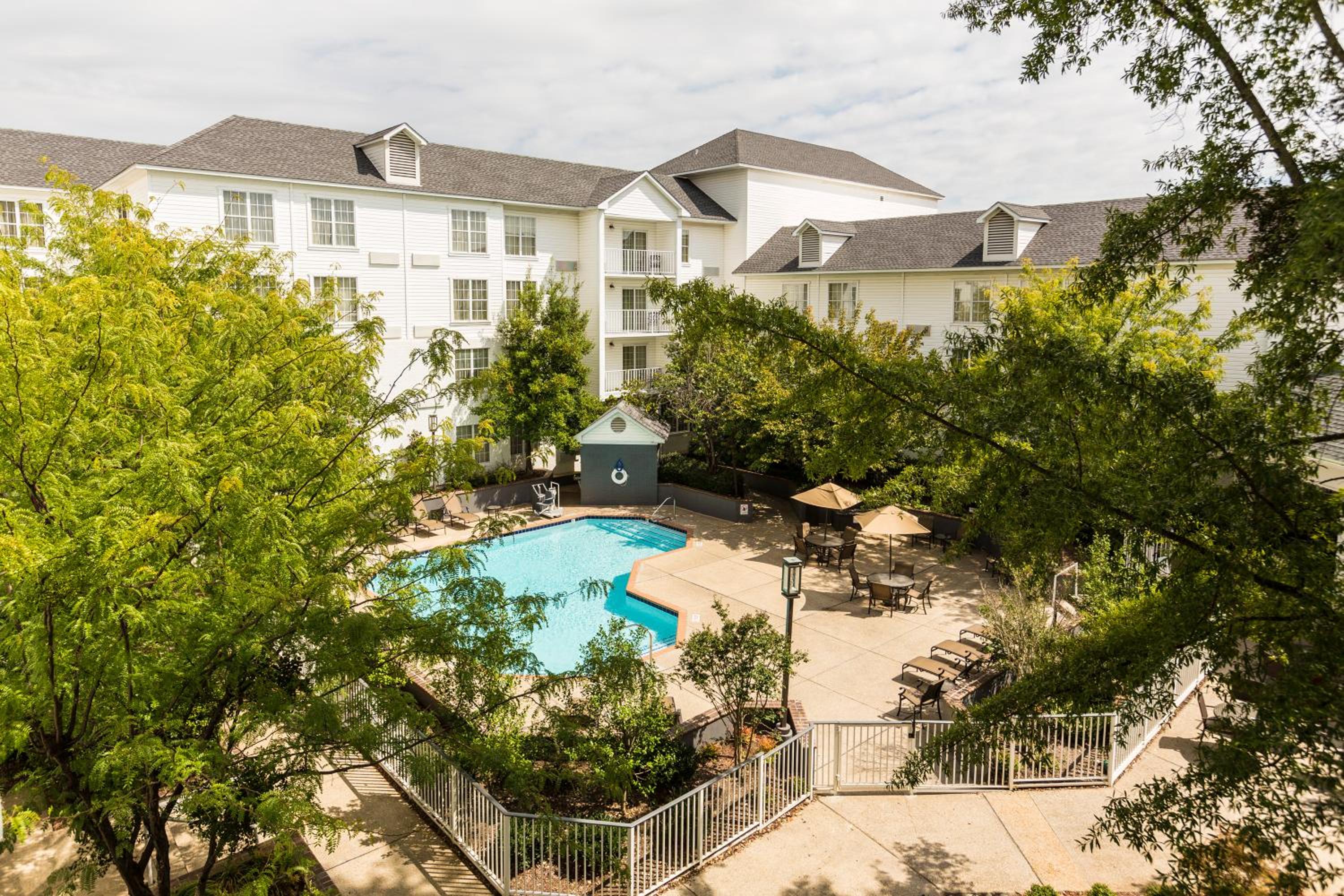 Raleigh Vacations - DoubleTree by Hilton Raleigh Durham Airport at Research Triangle Park - Property Image 1