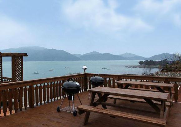 Rainbow Hill Pension