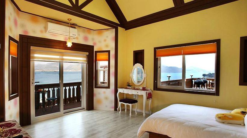 Rainbow Hill Pension
