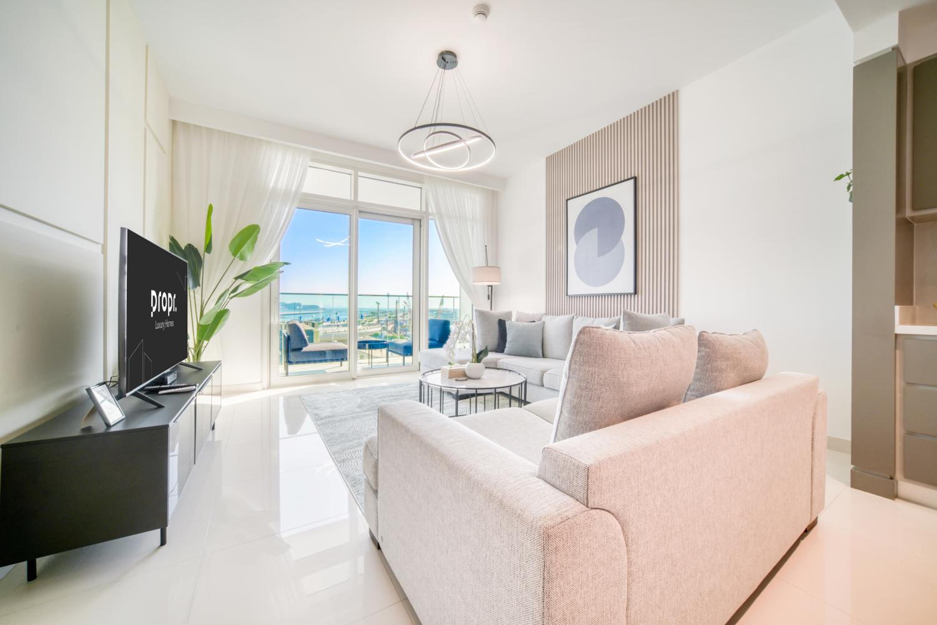 Emaar Beach Front 2BR with Sea & Marina Skyline Views — Dubai photo 2