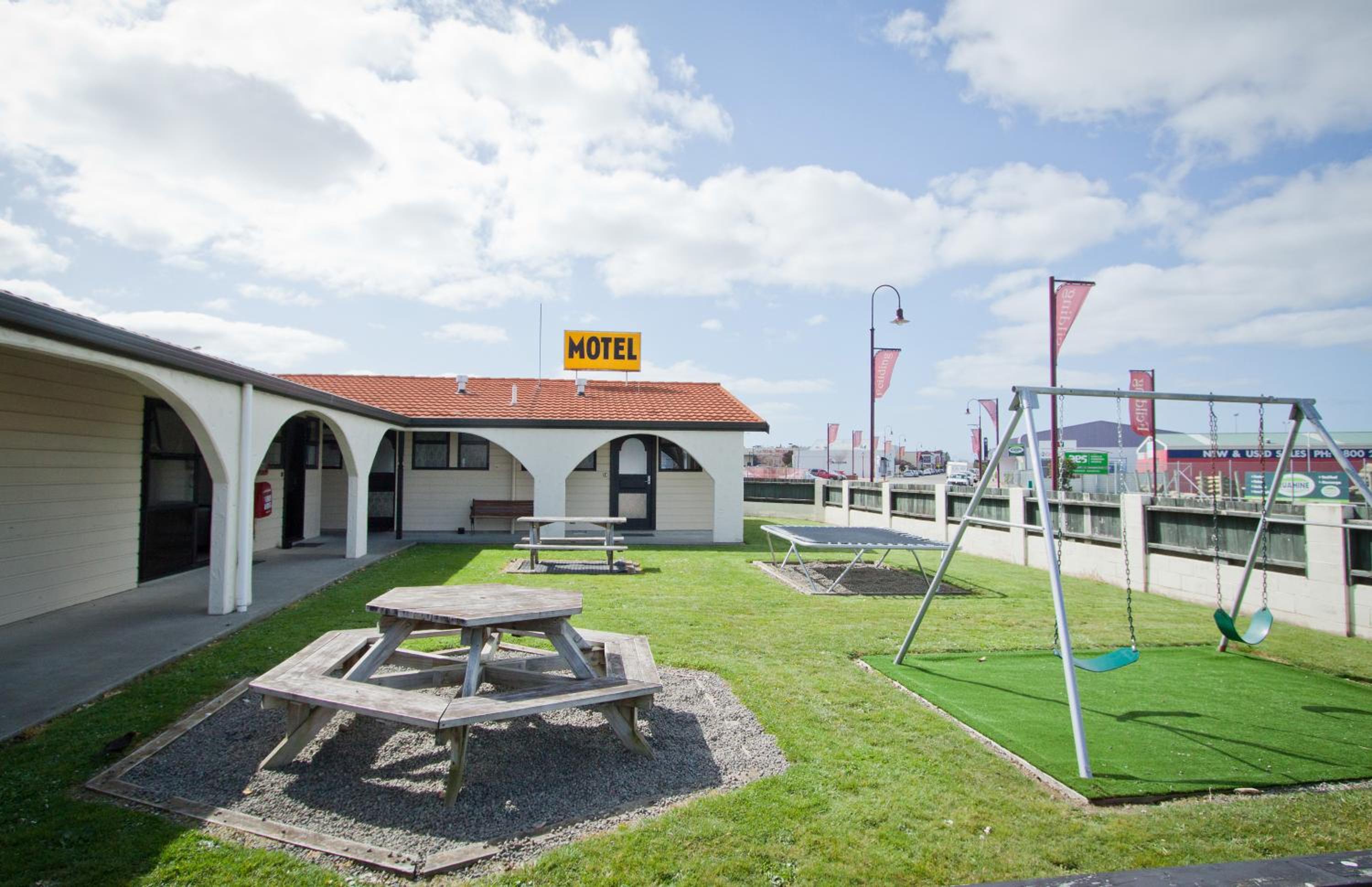 Manfeild Park Motel