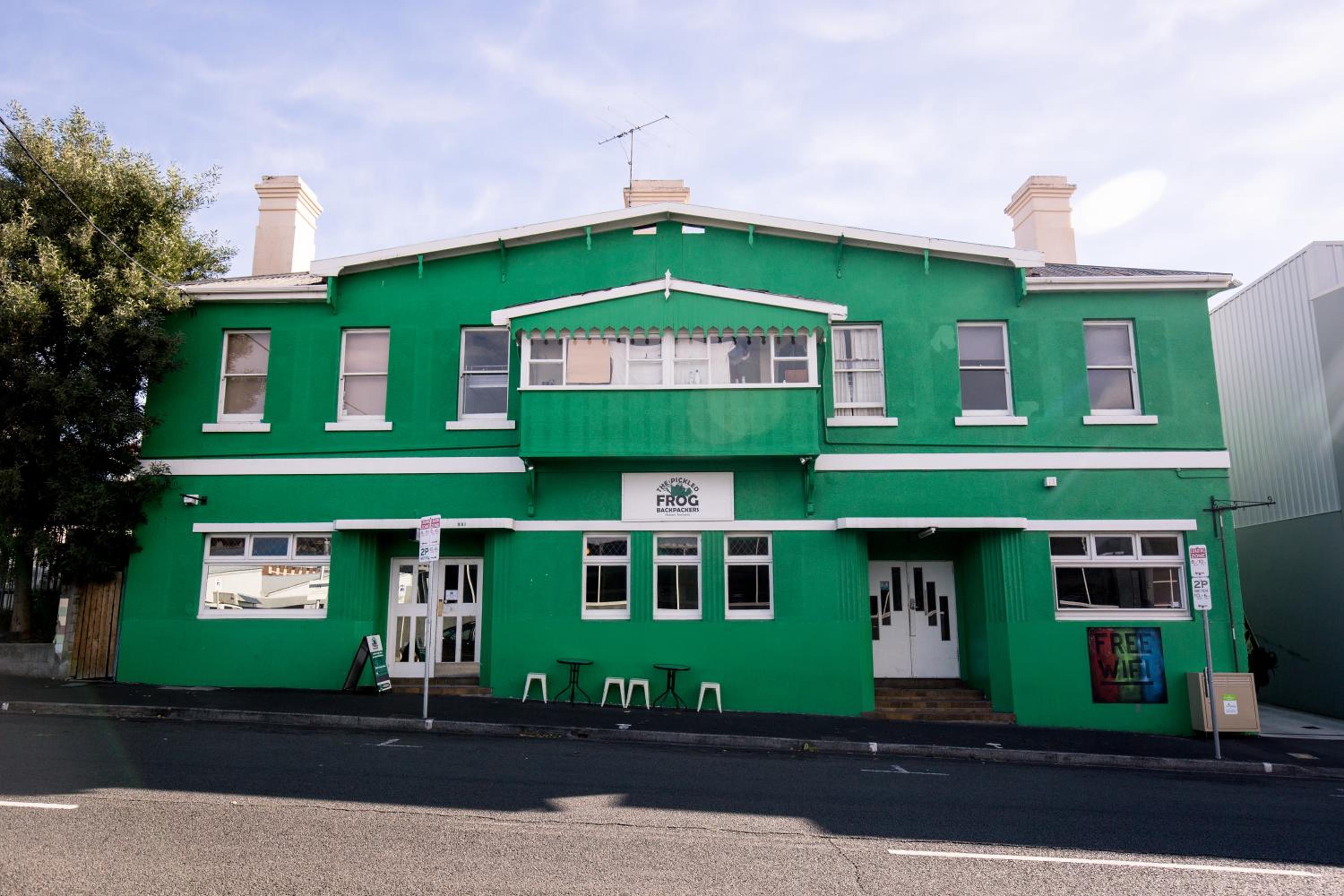 Hobart Vacations - The Pickled Frog - Property Image 1