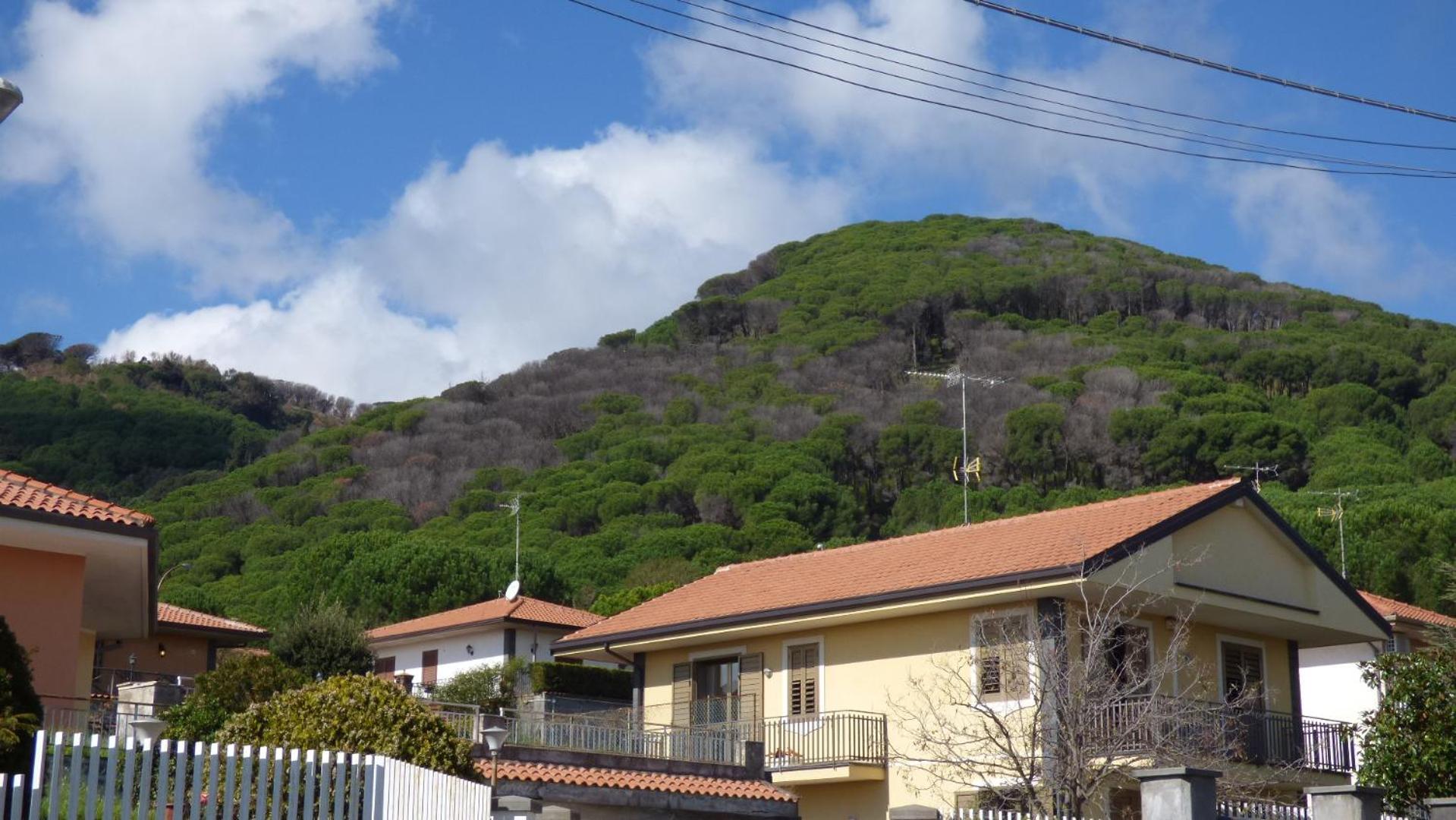 Etna Holiday Home