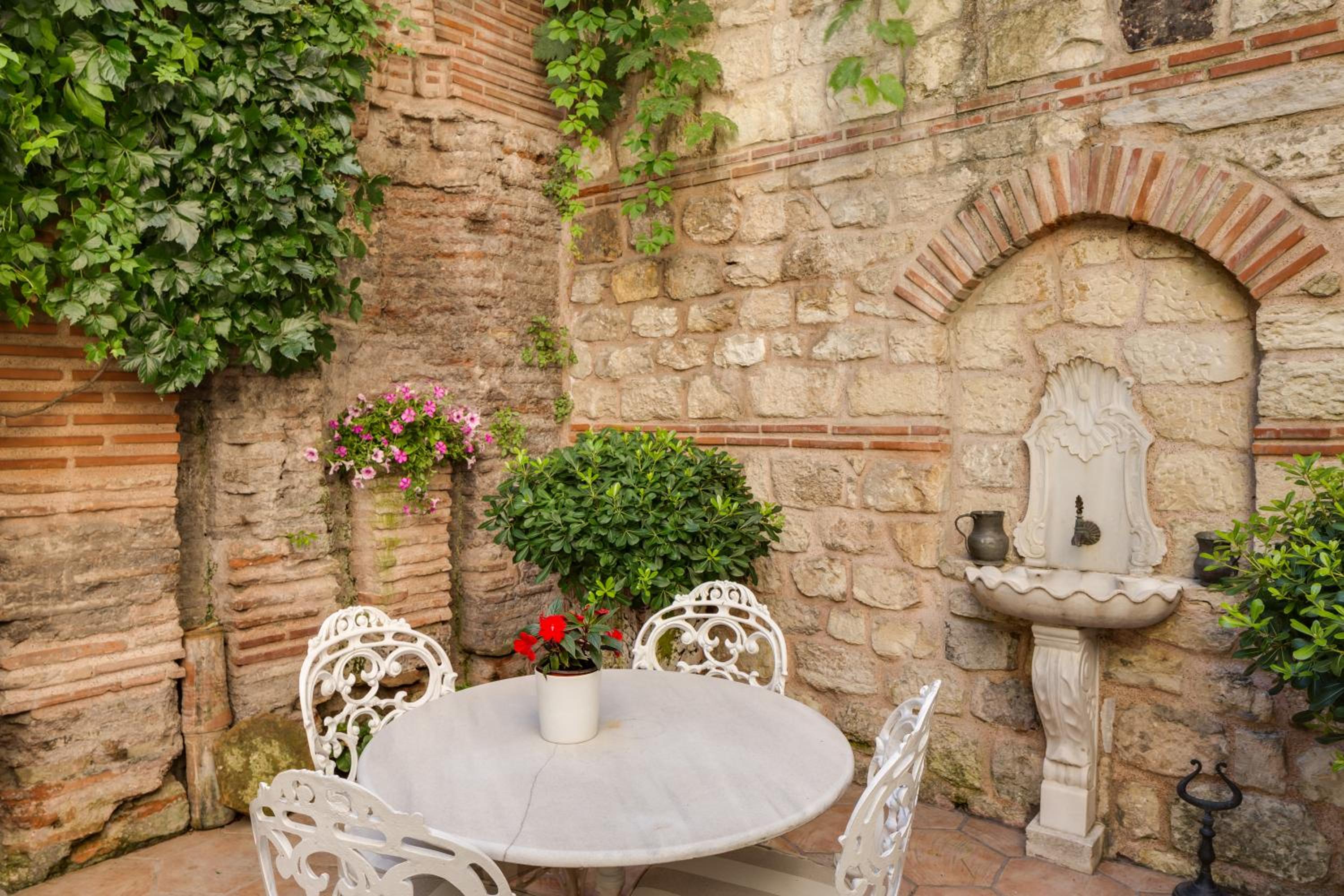 Sari Konak Otel - Image 25