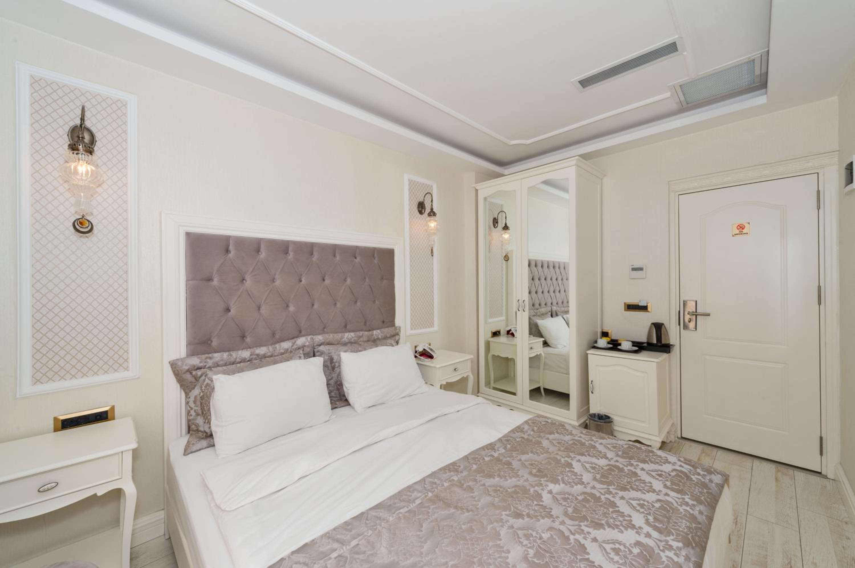 Zeynep Sultan Hotel - Image 33