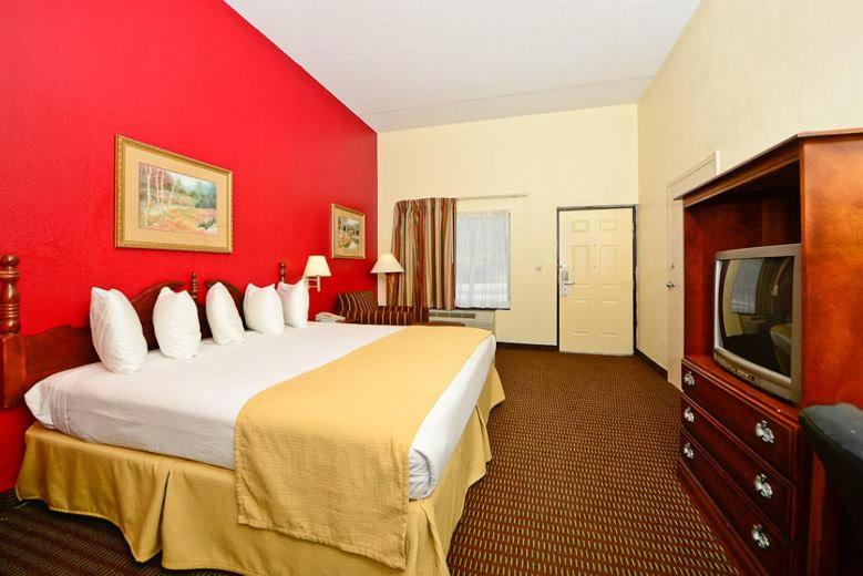 Manchester Vacations - Manchester Heritage Inn  Suites - Property Image 19