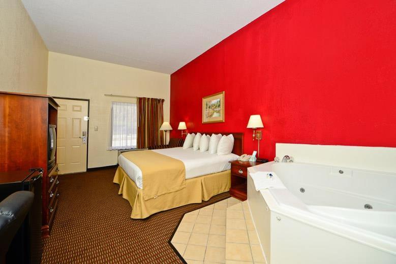 Manchester Vacations - Manchester Heritage Inn  Suites - Property Image 11