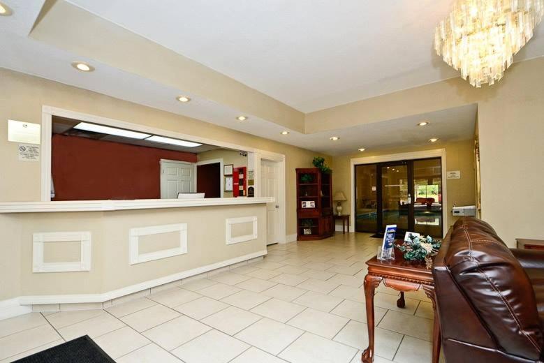 Manchester Vacations - Manchester Heritage Inn  Suites - Property Image 6