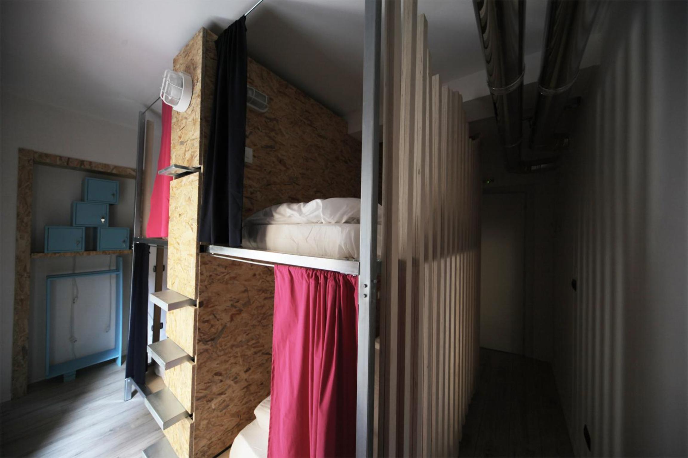 Dopa Hostel