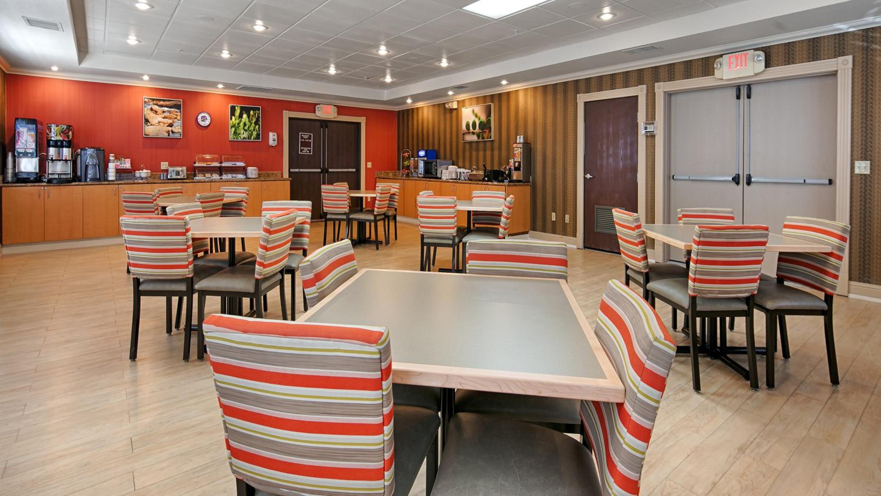 Best Western Plus Rama Inn Suites - Property Image 41