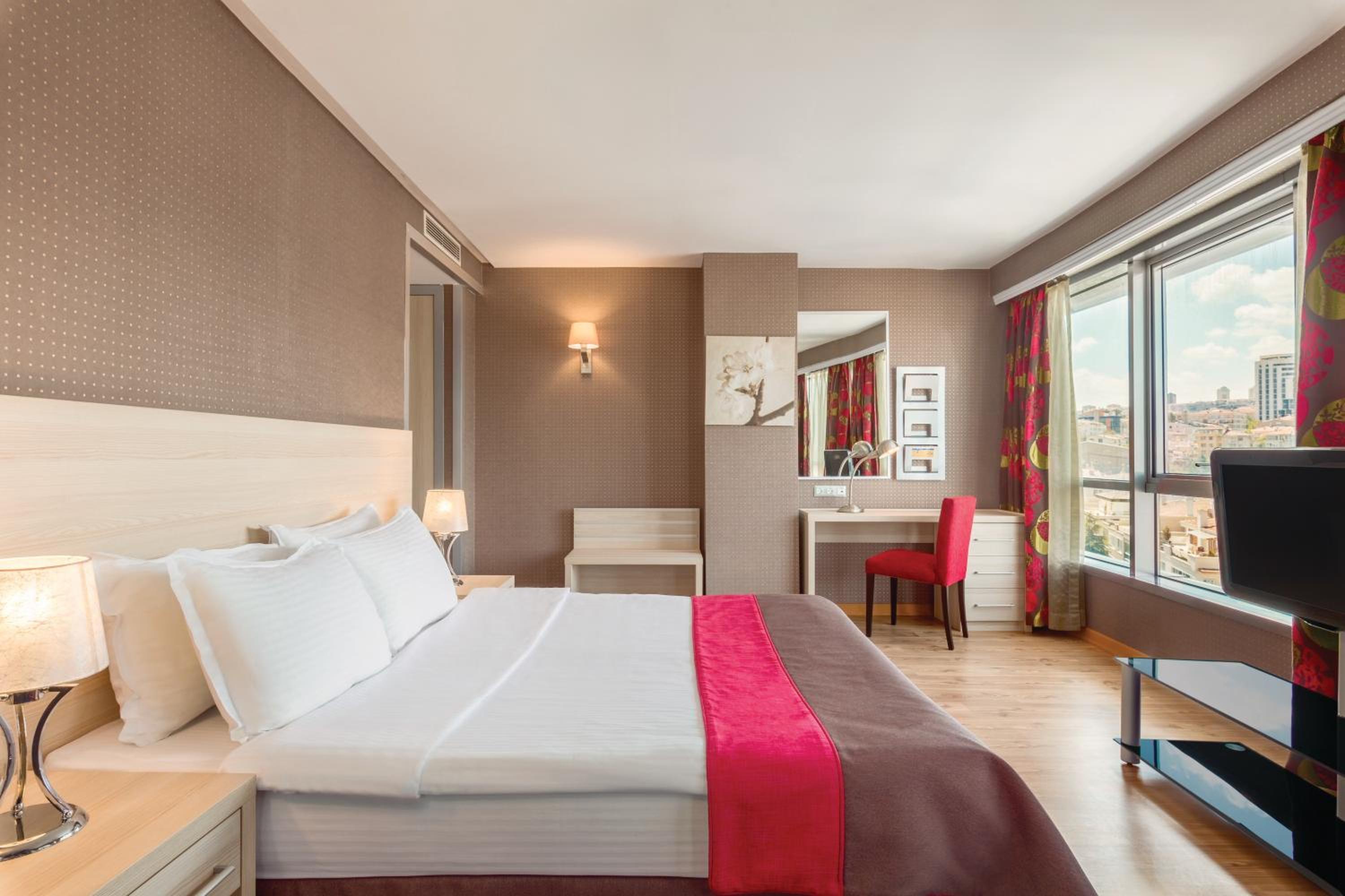 Ramada by Wyndham Ankara - Image 37