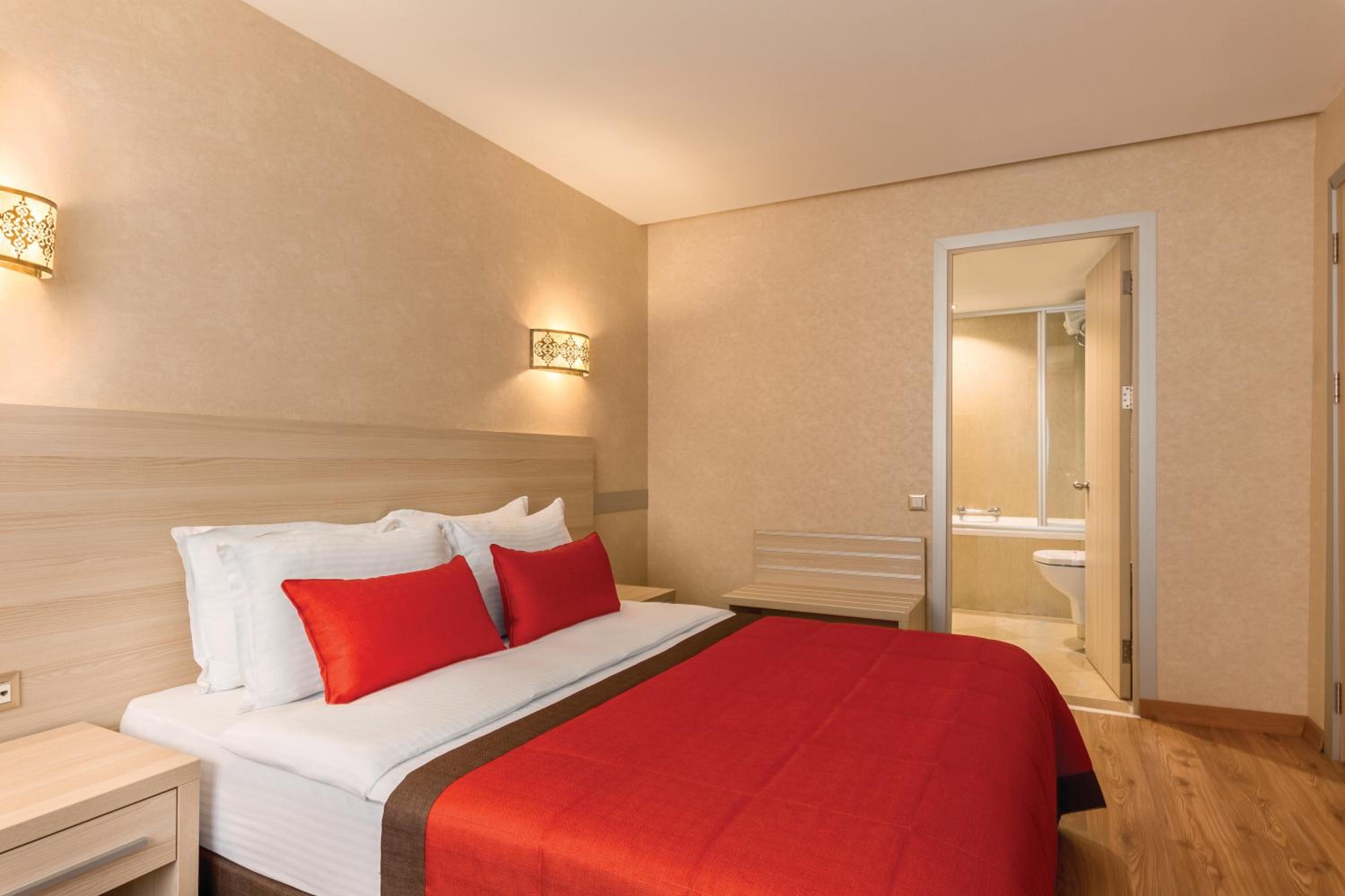 Ramada by Wyndham Ankara - Image 33