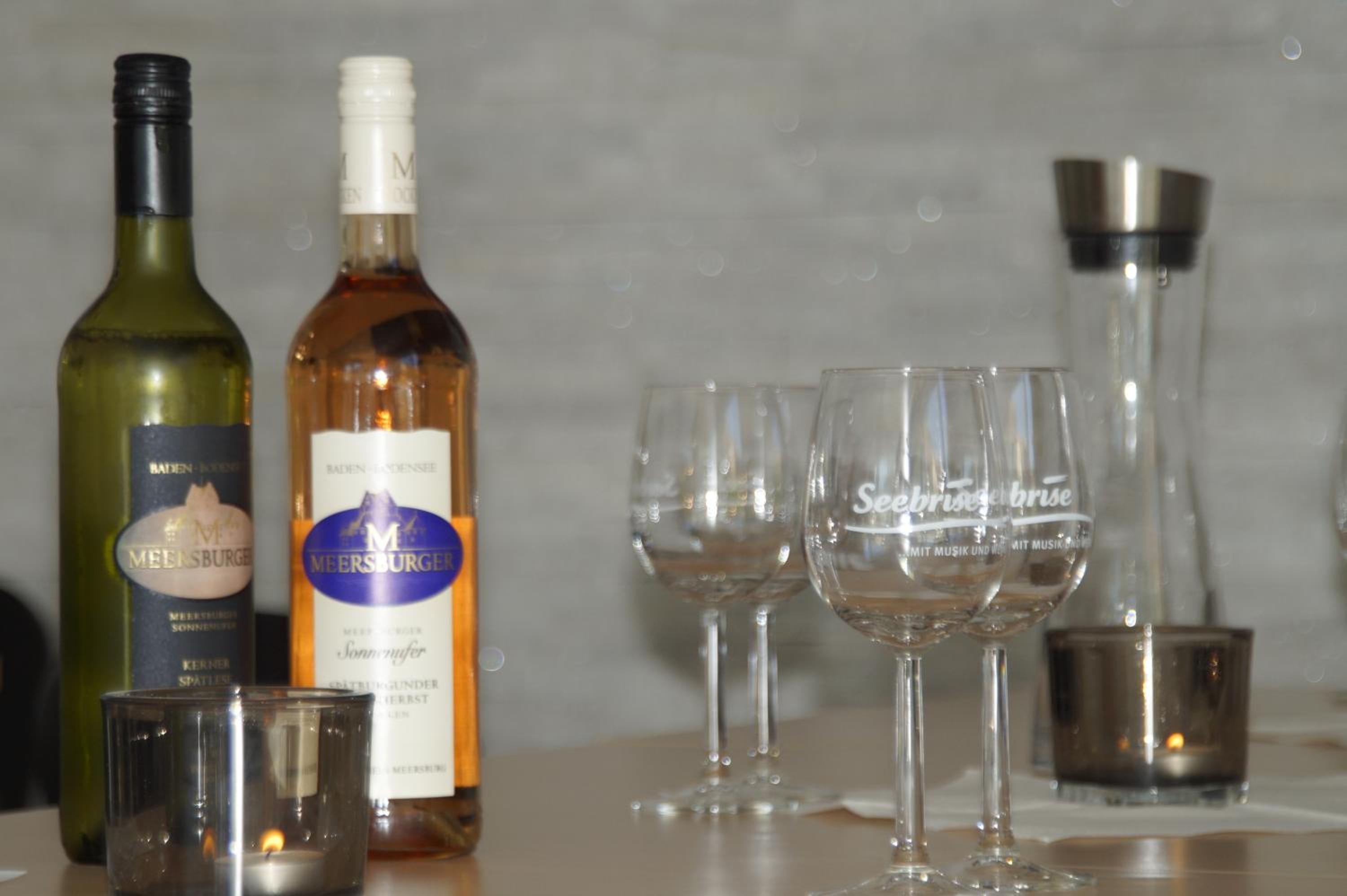 Seebrise mit Musik und Wein