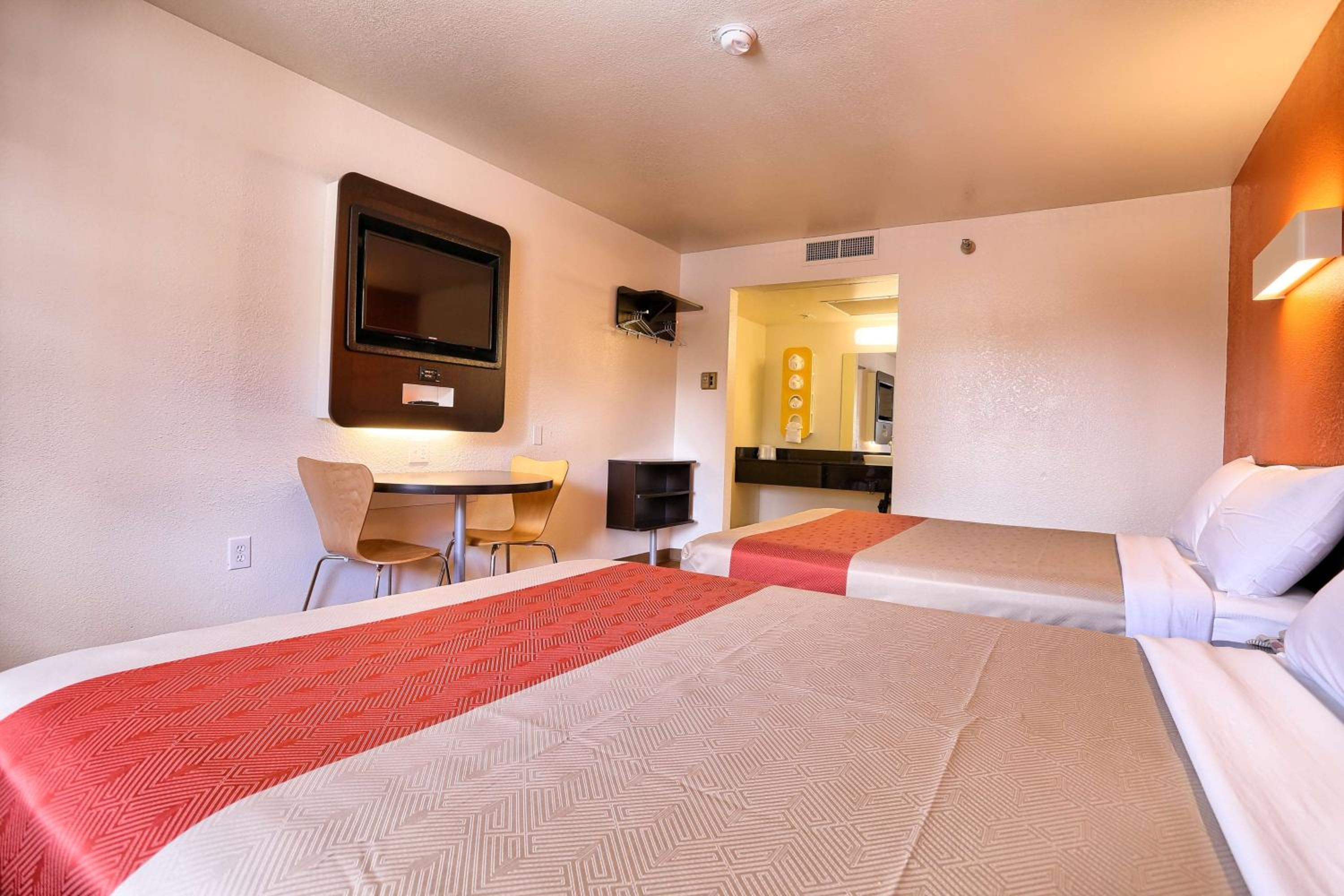 Petaluma Vacations - Park Inn by Radisson, Petaluma - Property Image 6