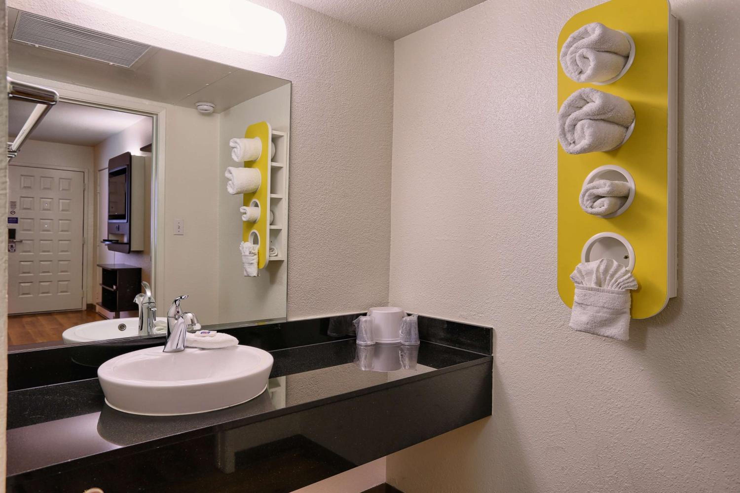 Petaluma Vacations - Park Inn by Radisson, Petaluma - Property Image 10