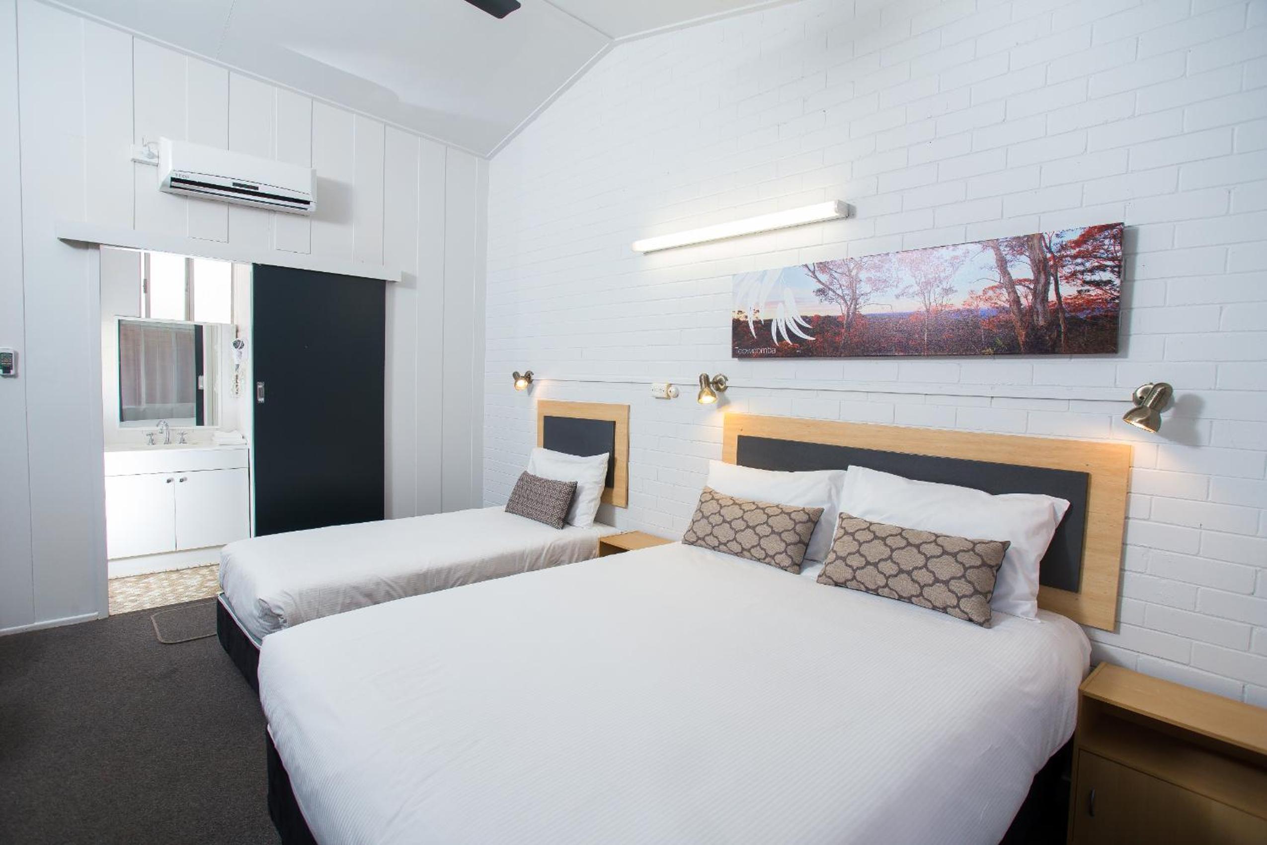 Downs Motel
