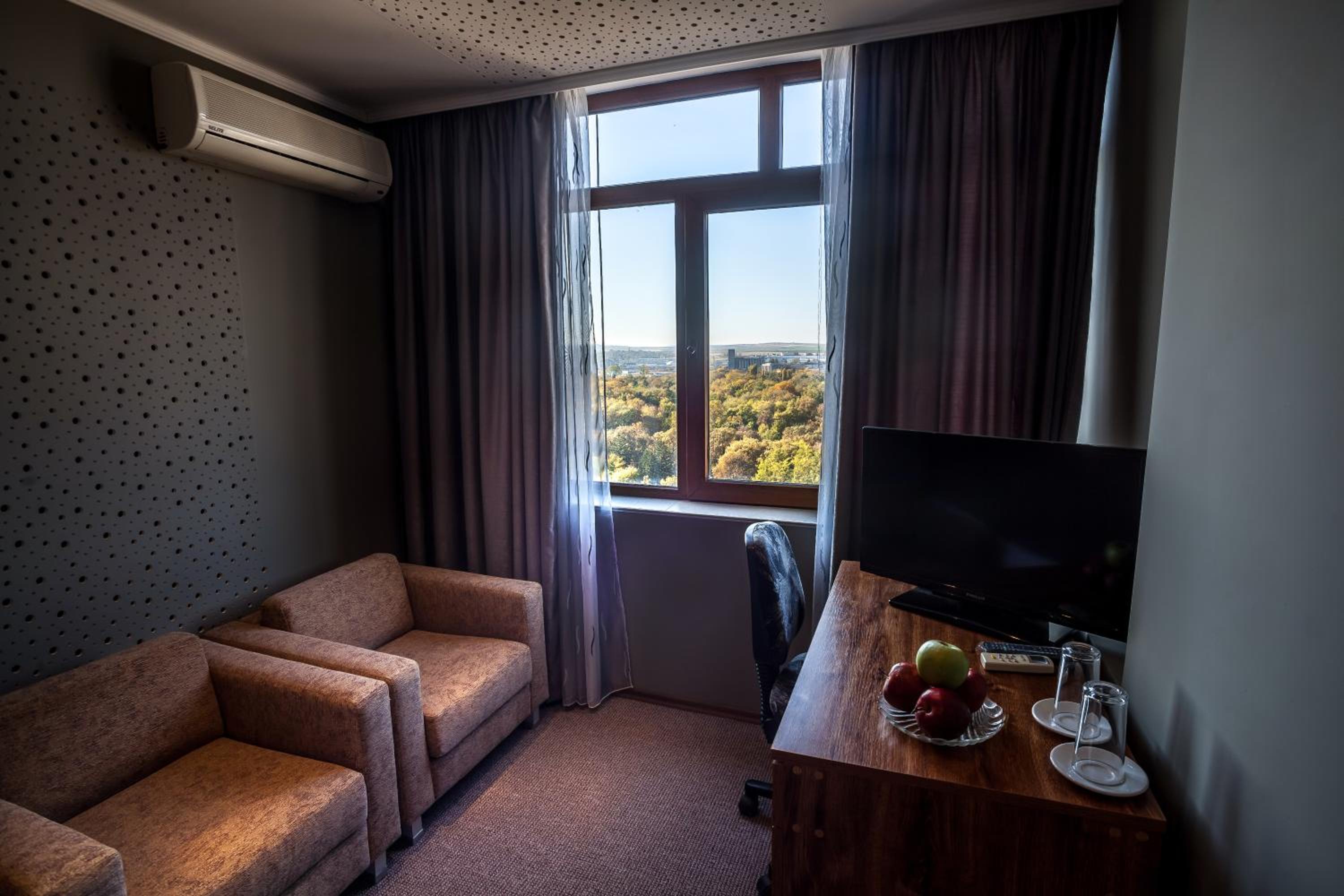 Panorama Top Floor Rooms in Hotel Tundzha