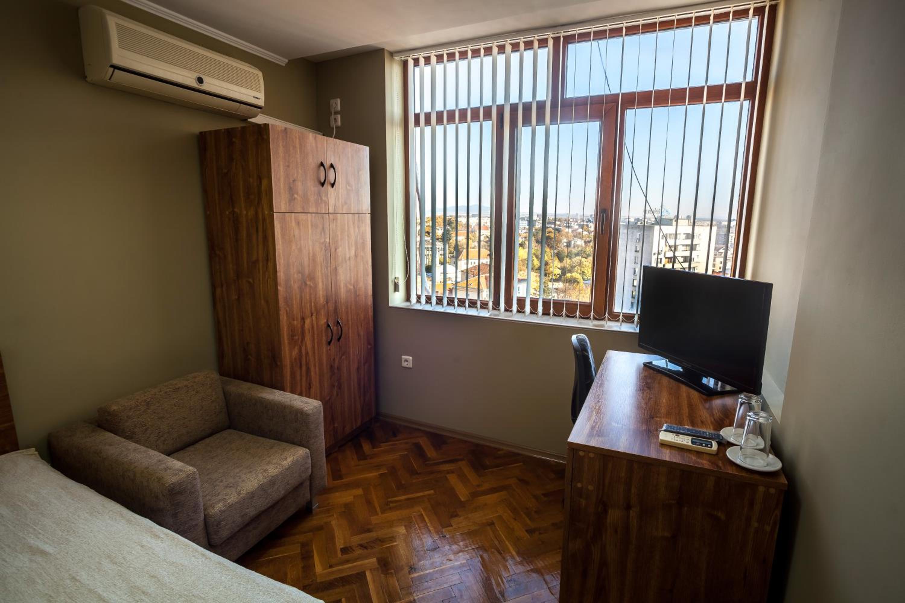 Panorama Top Floor Rooms in Hotel Tundzha