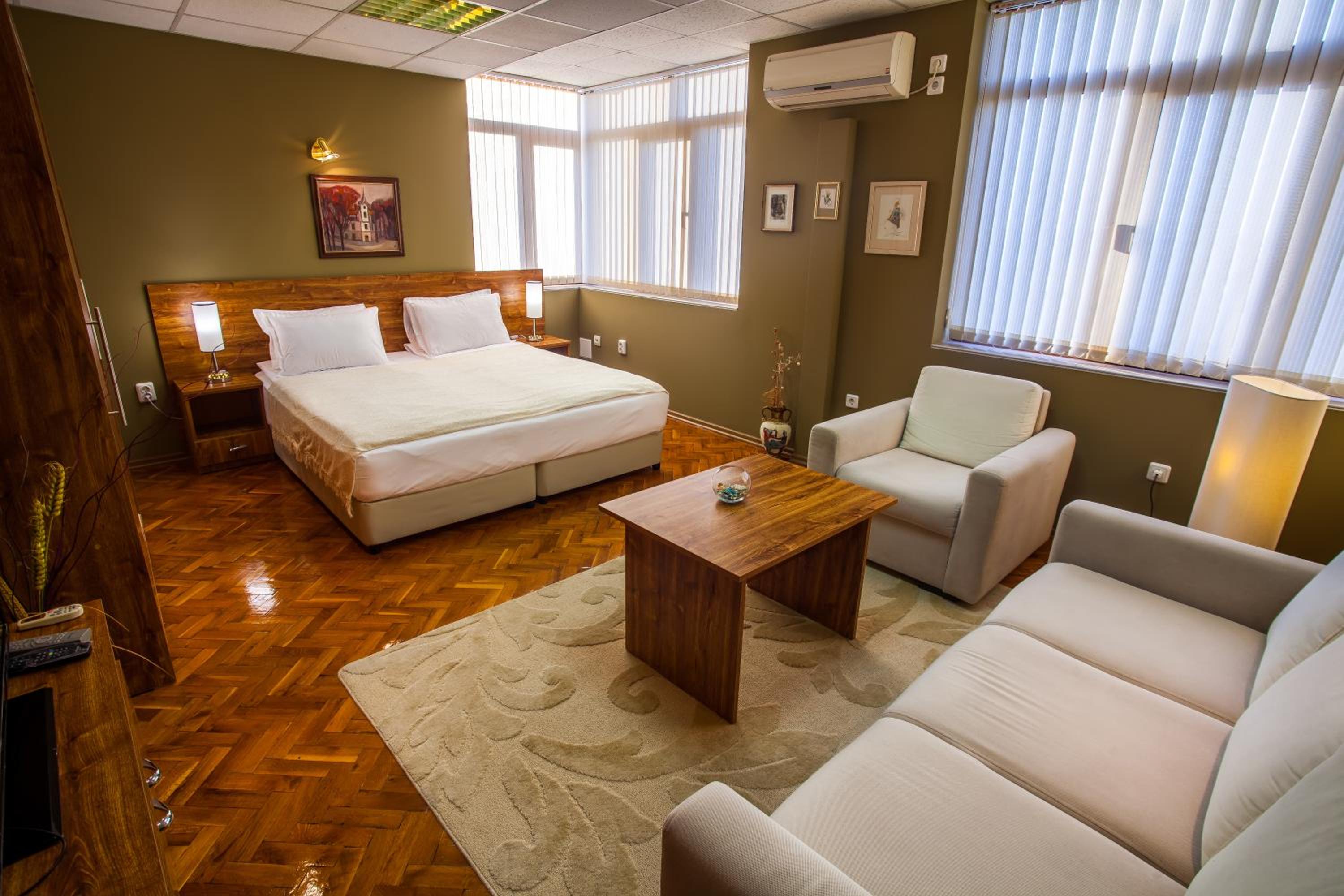 Panorama Top Floor Rooms in Hotel Tundzha