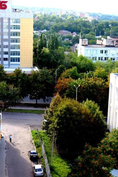 Apartment On Prospekt Kirova з окремими кімнатами та балконом view 4