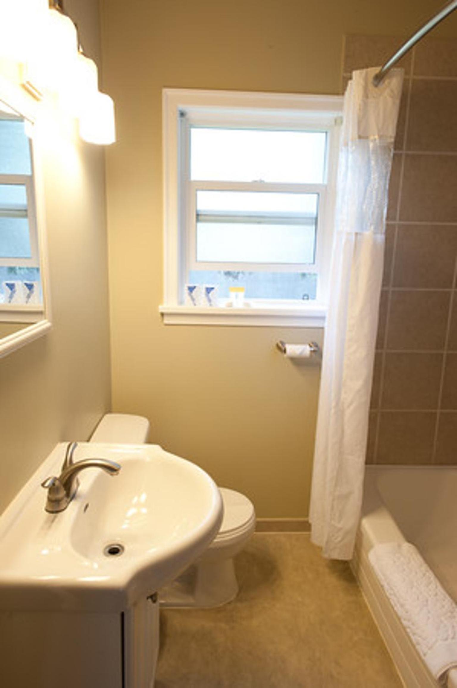Alpine Inn & Suites
