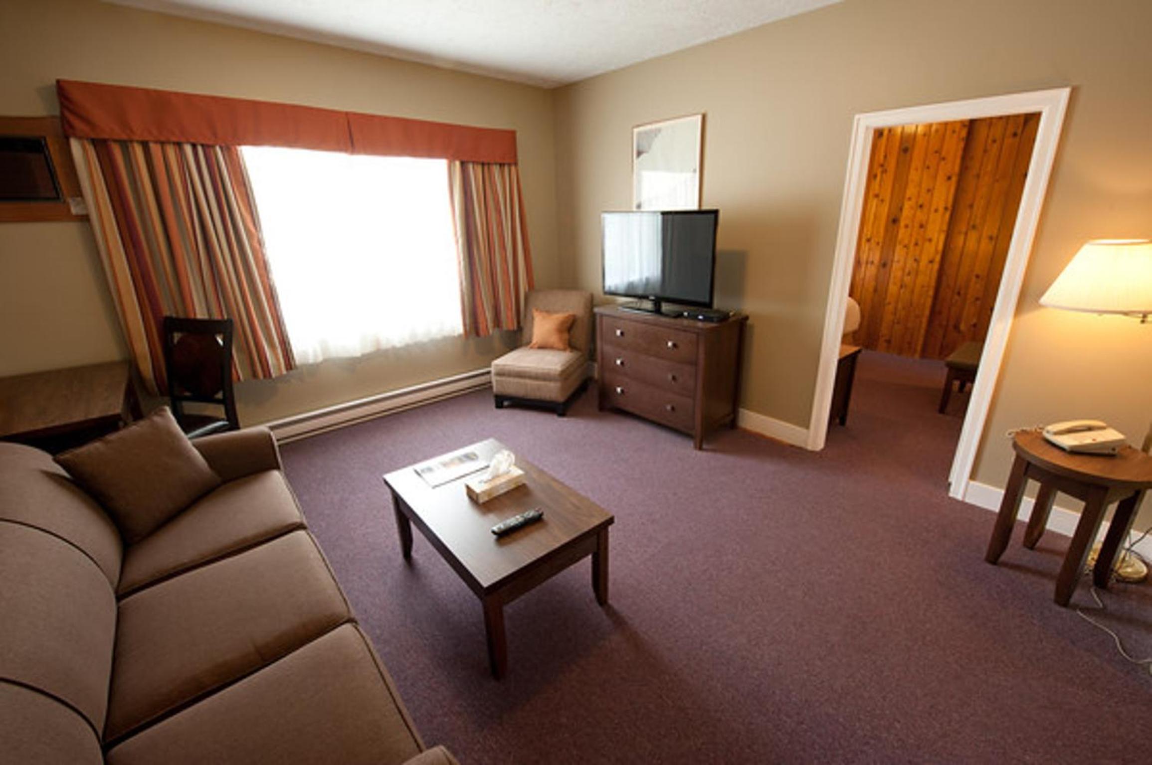 Alpine Inn & Suites