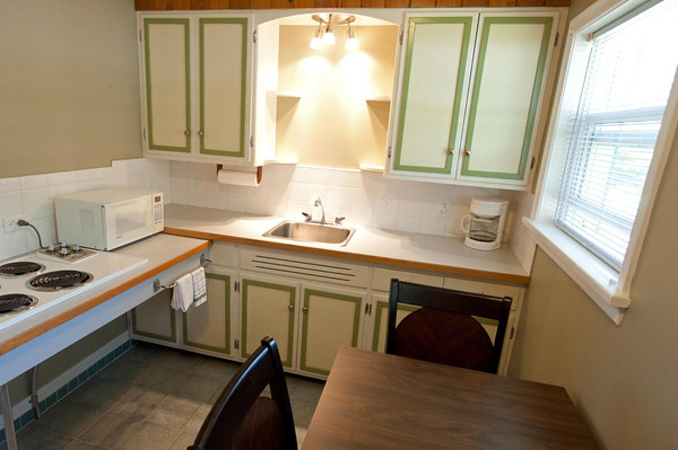 Alpine Inn & Suites