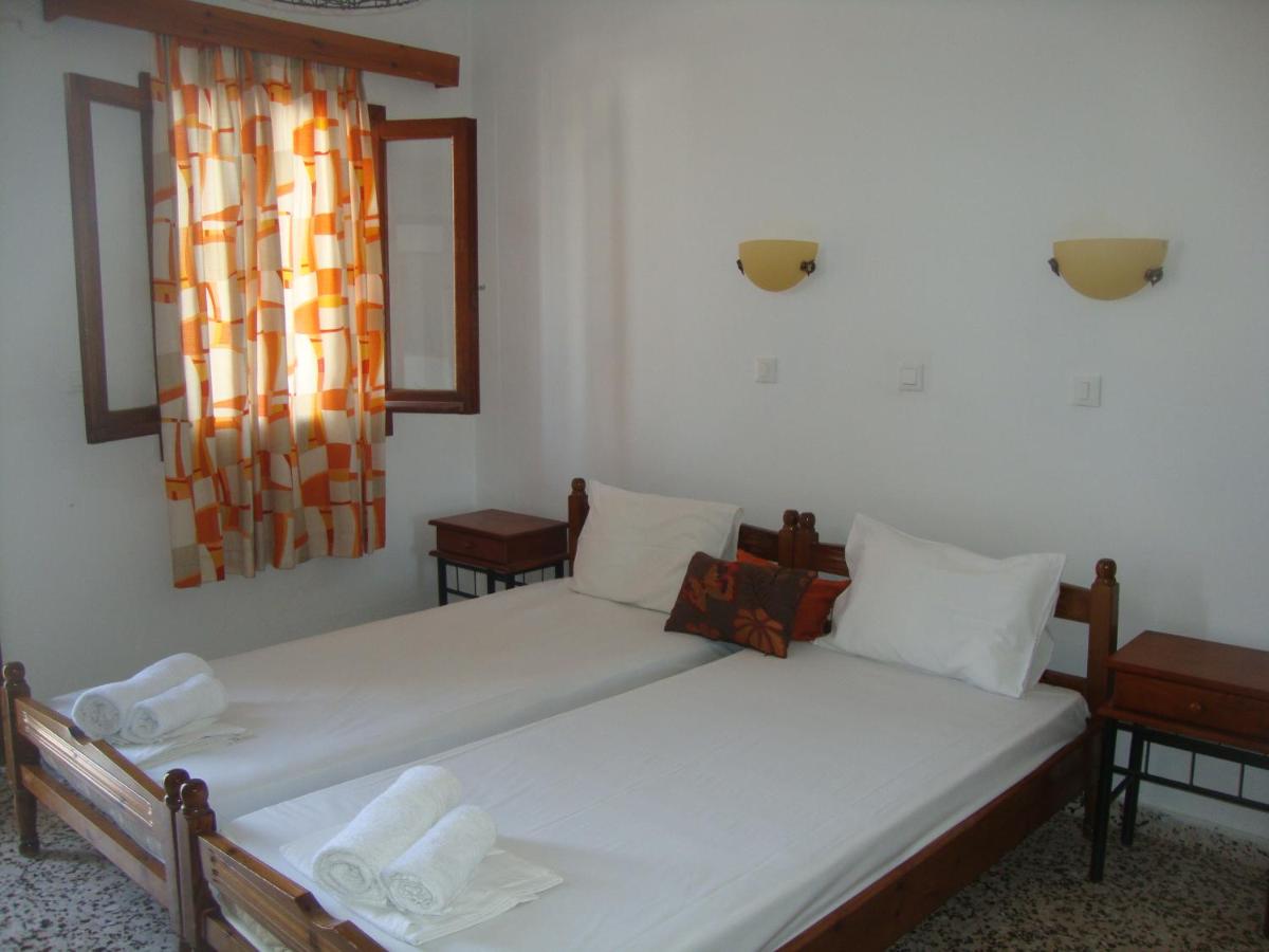Sarris Studios & Apartments