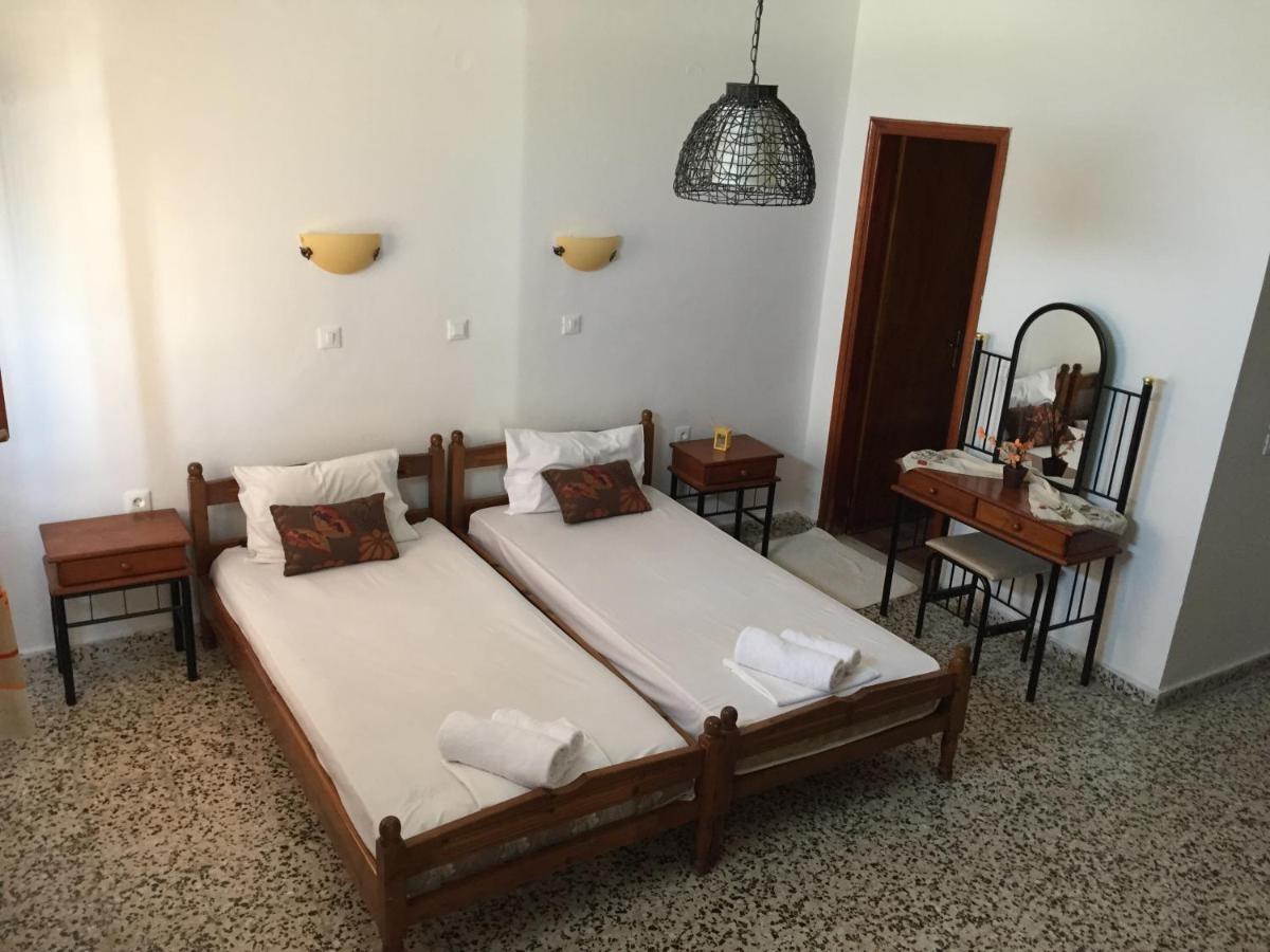 Sarris Studios & Apartments