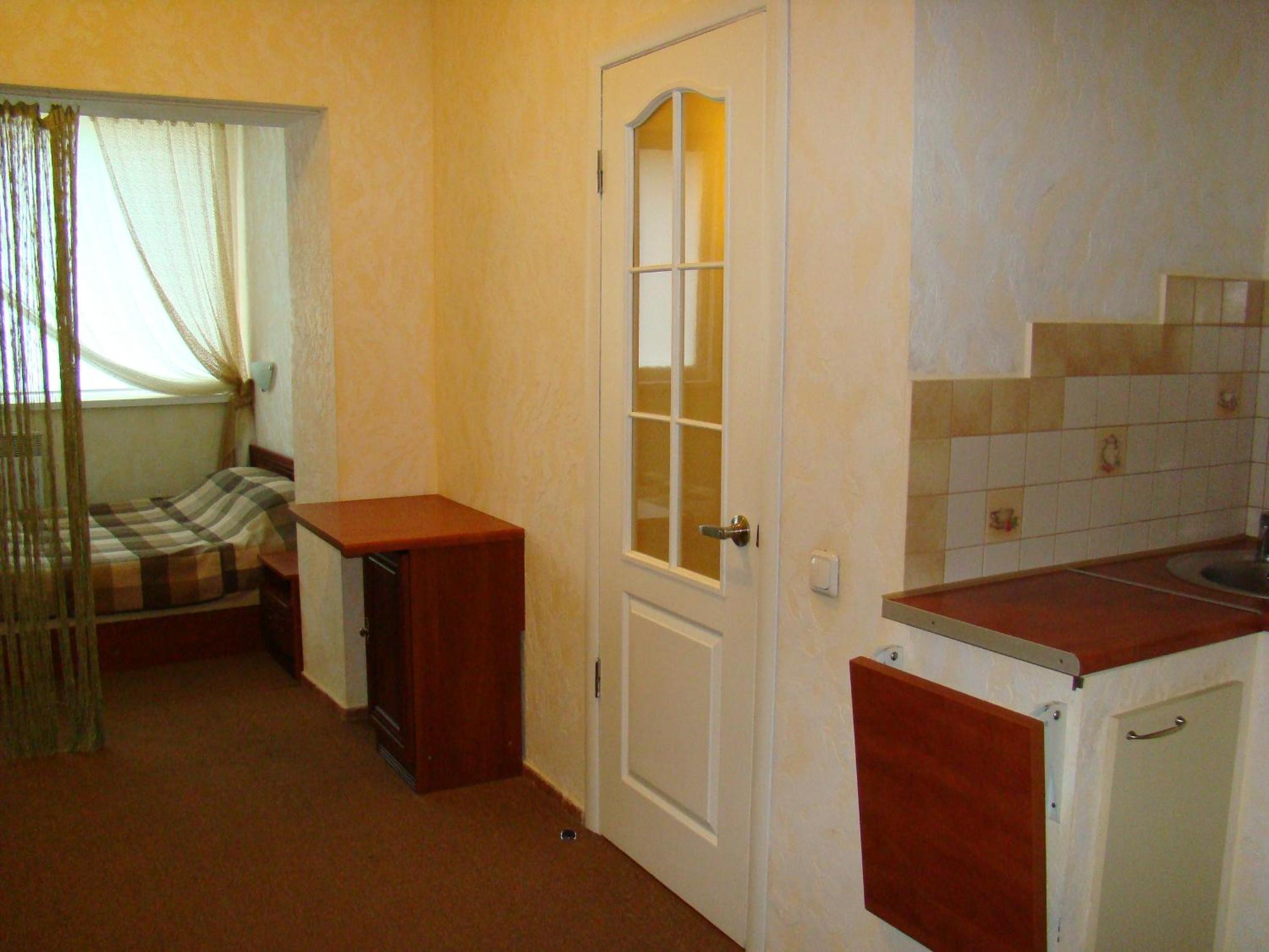 Mini-hotel in Odessa Yard view 2